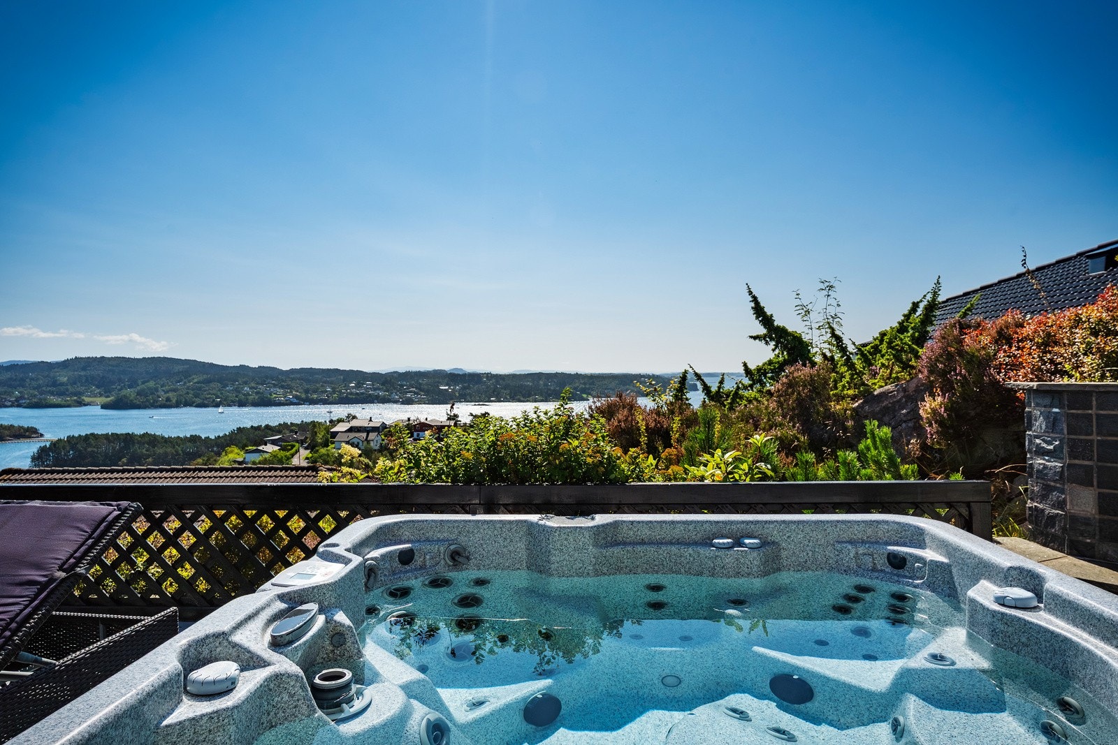 - En terrasse utenom det vanlige - utsikten her er rett og slett ellevill - Galleribilde