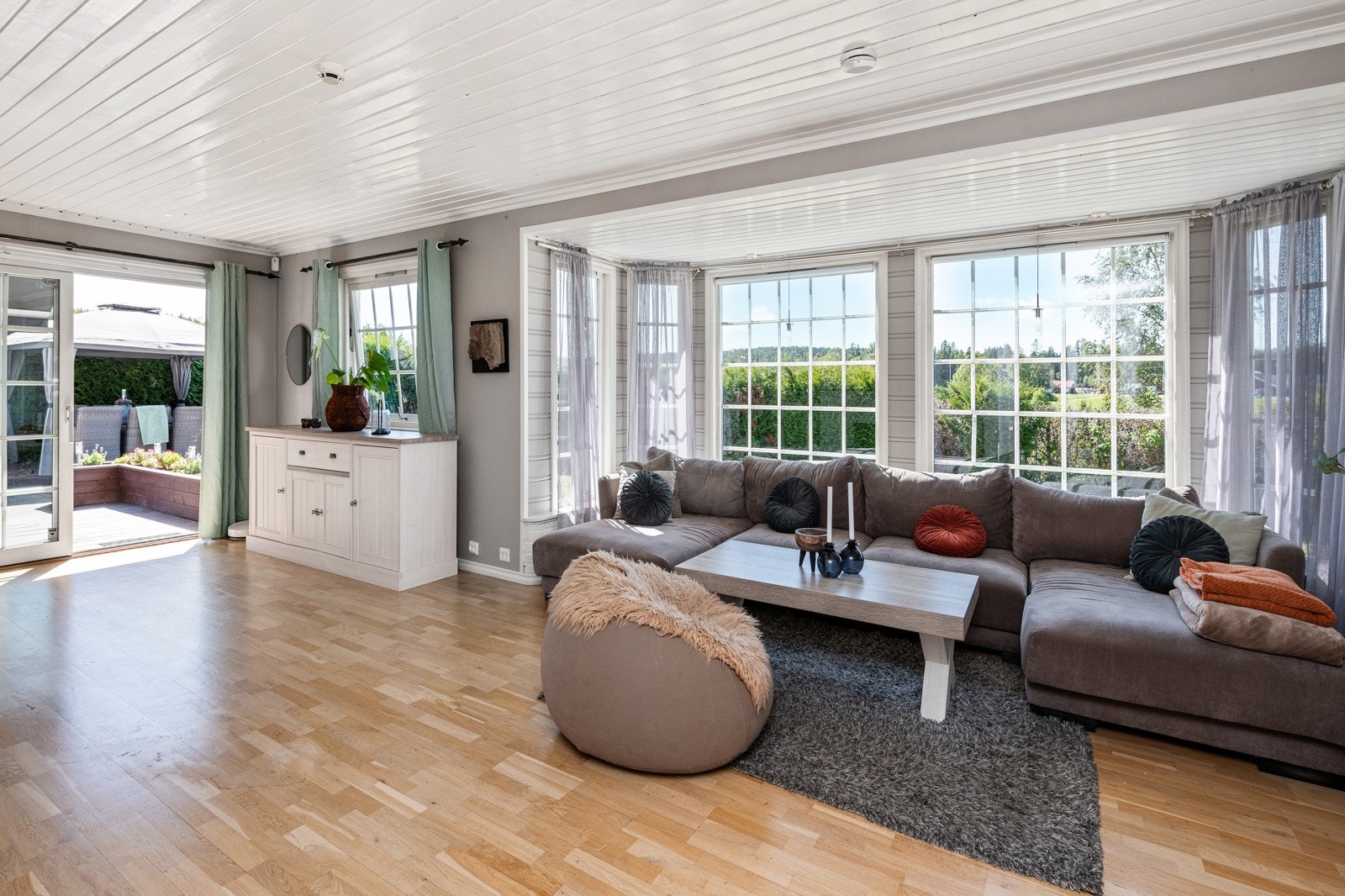 Fra stuen er det utgang til utesonene Galleribilde