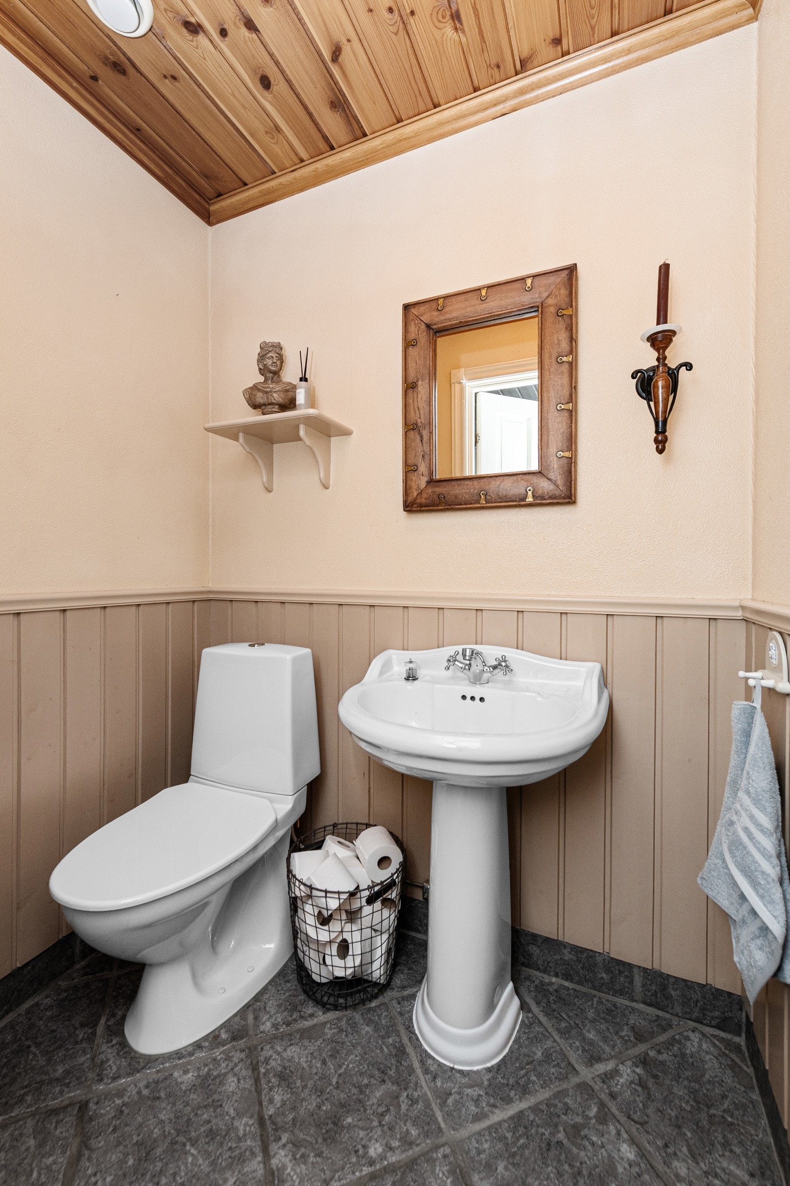 Toalettrom i 1. etasje Galleribilde