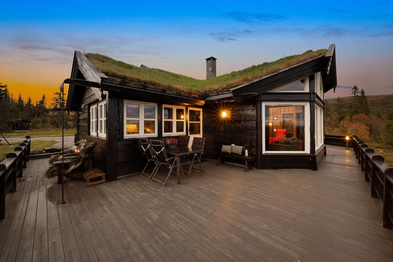 Her har du gode møbleringsmuligheter med plass til å invitere både venner og familie til lystige lag. Galleribilde