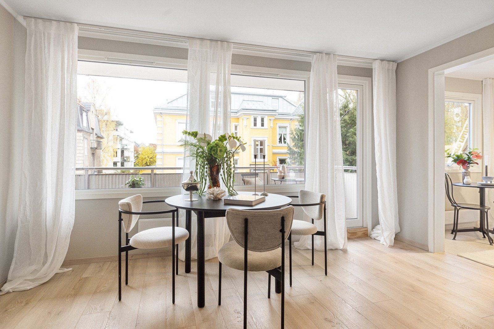 Det er også god plass til spisebord. Galleribilde