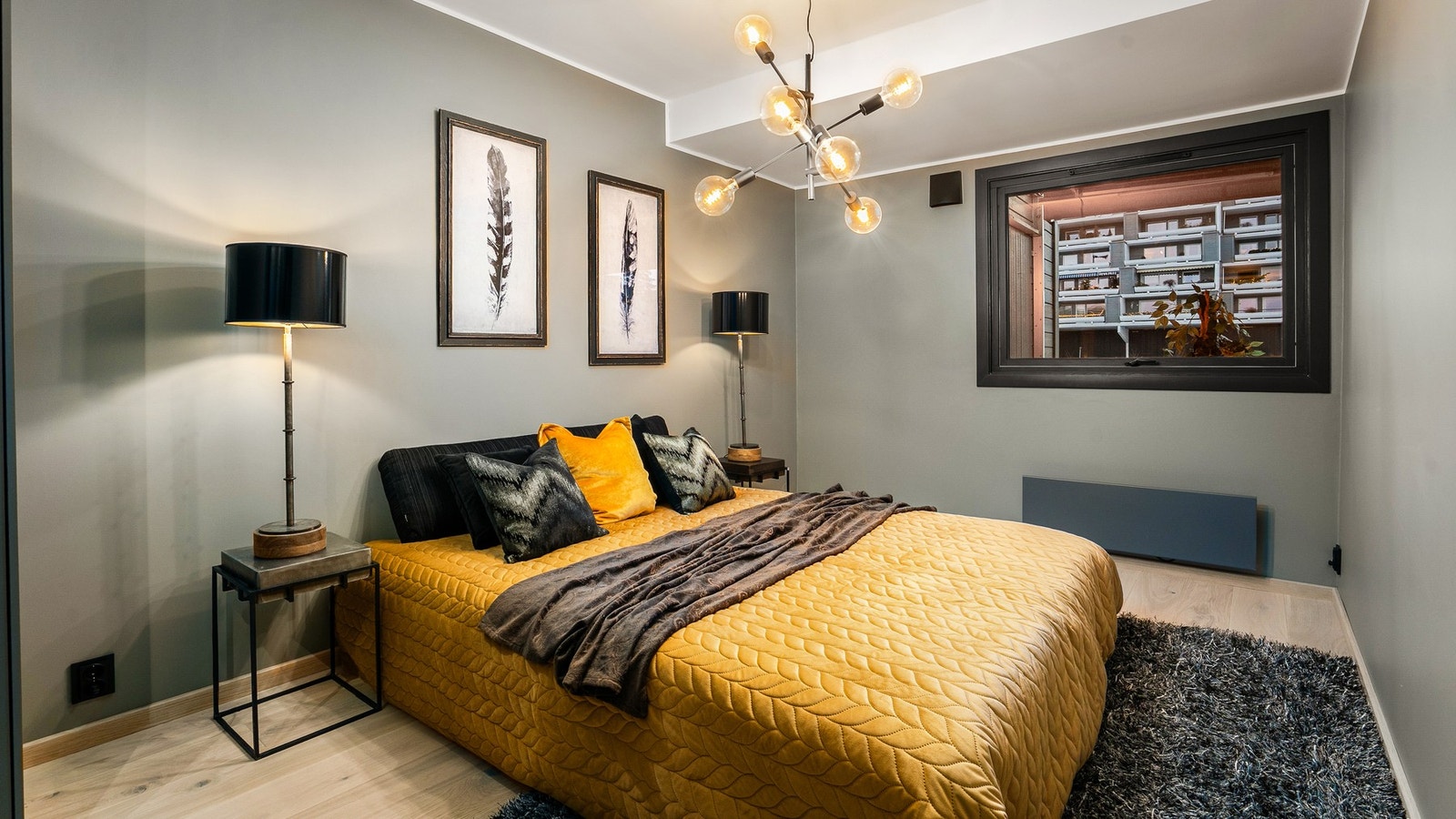 Hovedsoverom med tilhørende en suite bad. Galleribilde