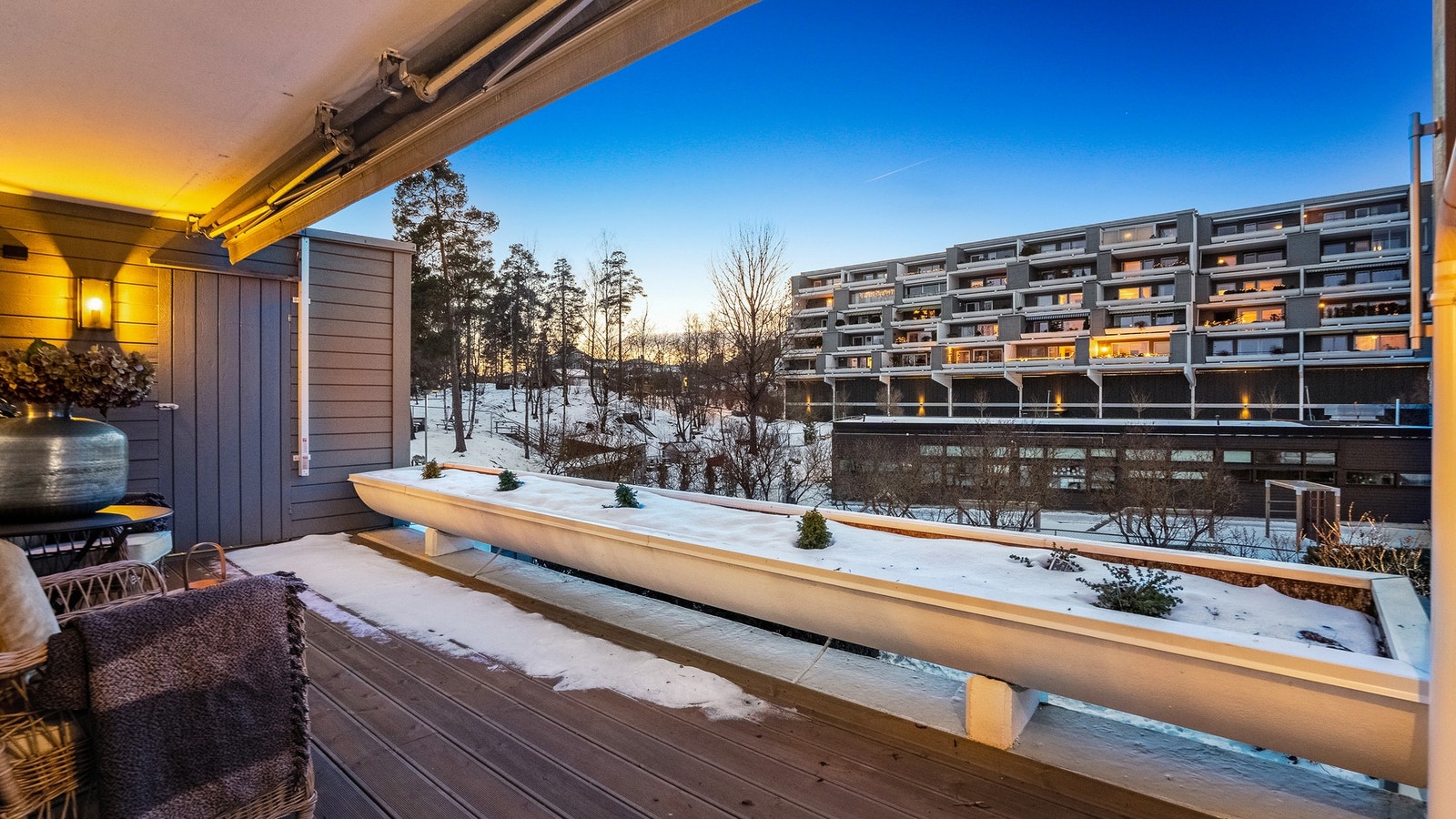 Romslig bod for oppbevaring. Galleribilde