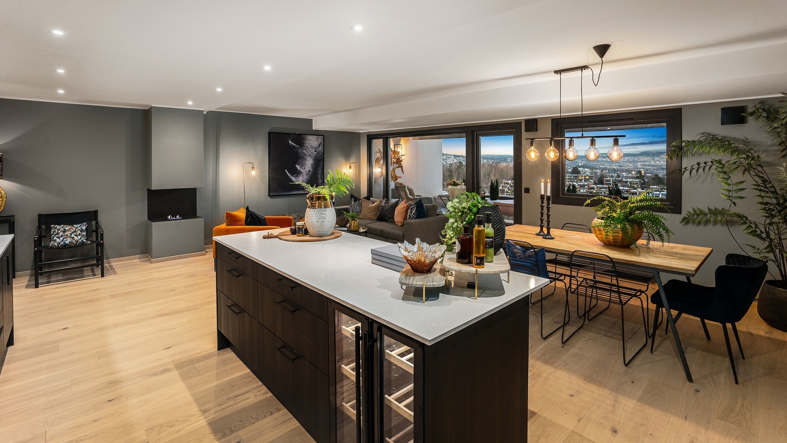 Innbygget vinskap fra Thermex i kjøkkenøy. Galleribilde