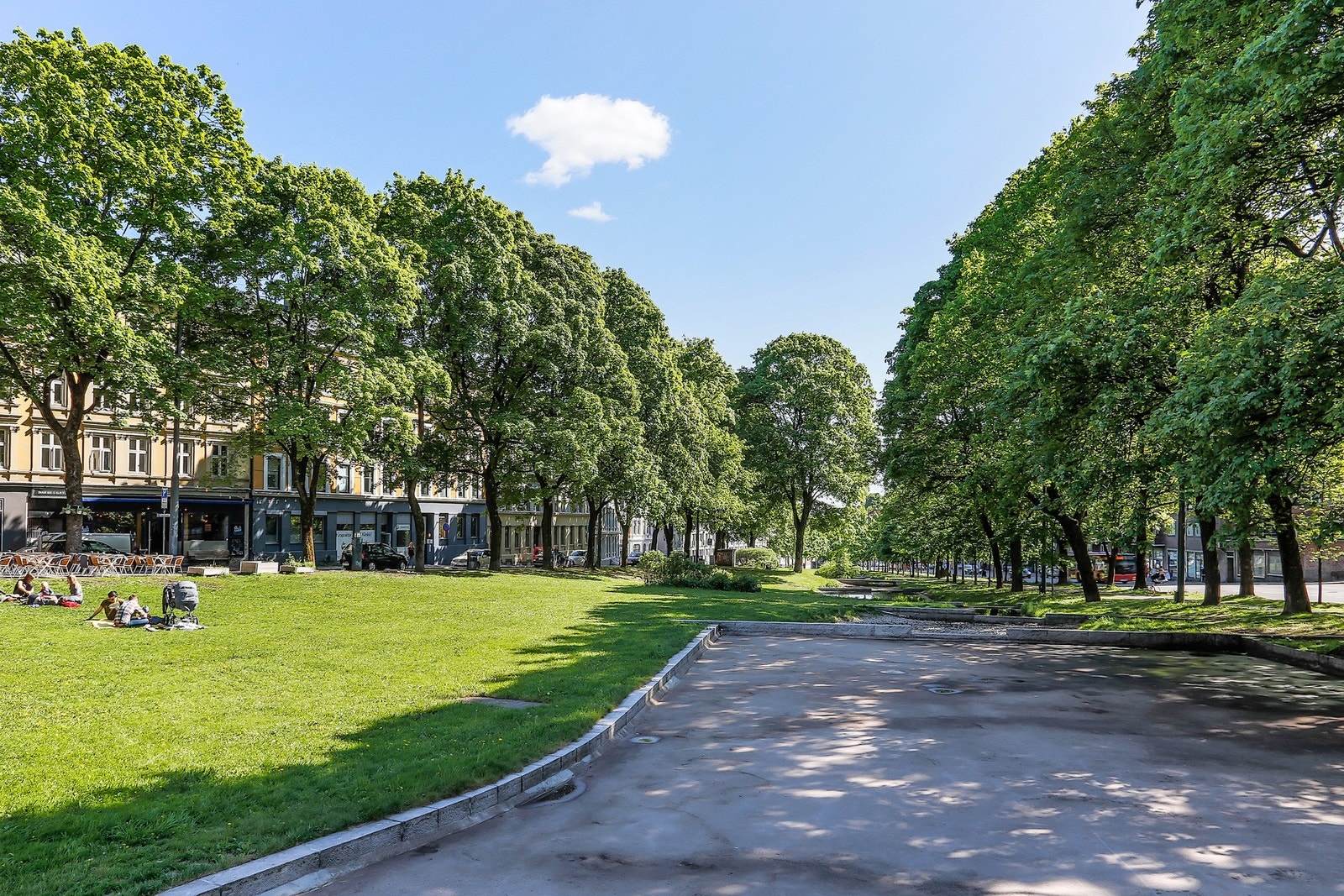 Grønne lunger og åpne parkområder gir fine rekreasjonsmuligheter midt i byen. Galleribilde