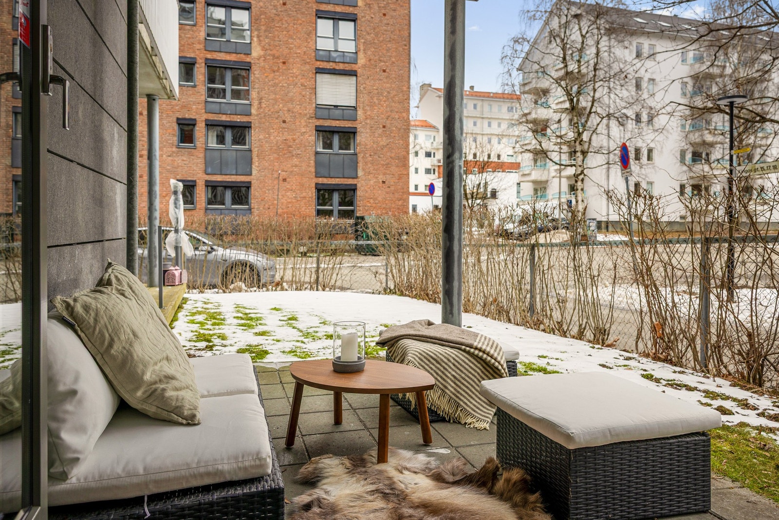 Det er gode møbleringsmuligheter av utemøblement. Fra leiligheten kan du går rett ut til Iladalsparken. Galleribilde