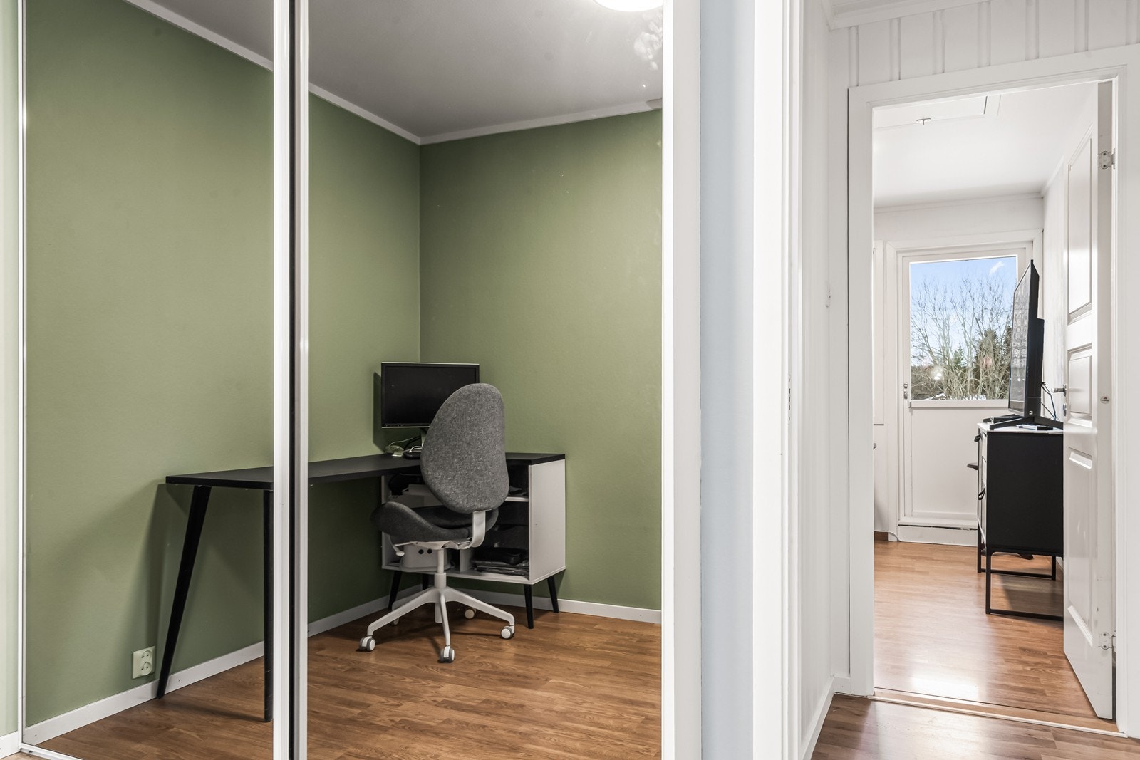 En praktisk krok som egner seg godt som hjemmekontor. Galleribilde