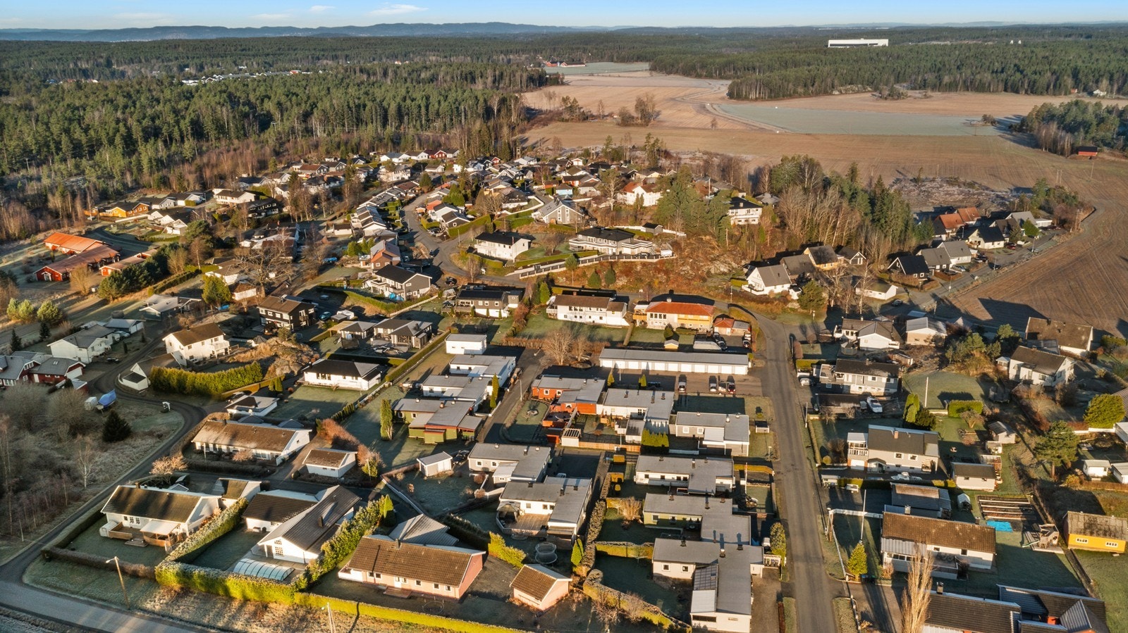Boligen ligger sentralt i et veletablert boligfelt. Galleribilde