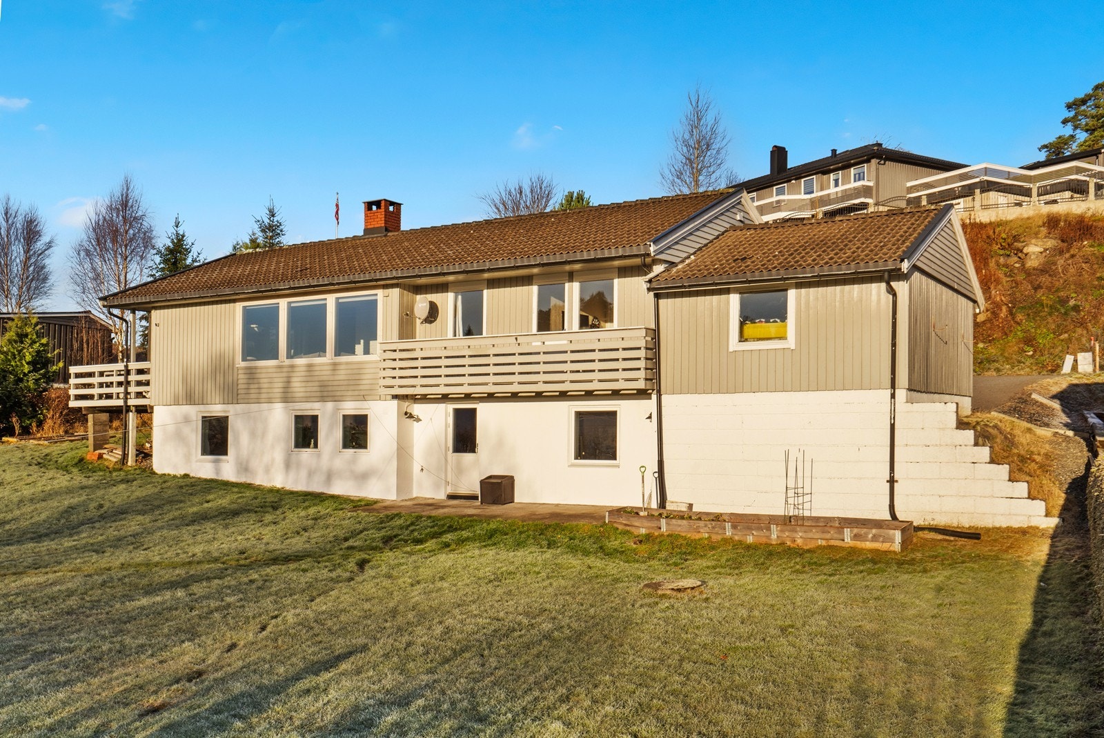 Eiendommen ligger i et etablert og barnevennlig boligområde. Galleribilde