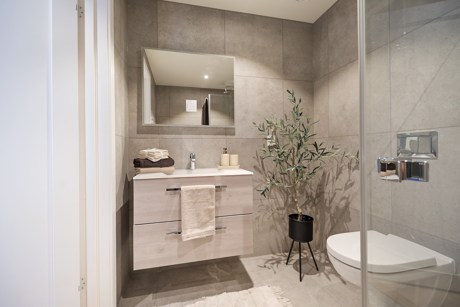 Lekre fliser og innredning som harmonerer. Galleribilde