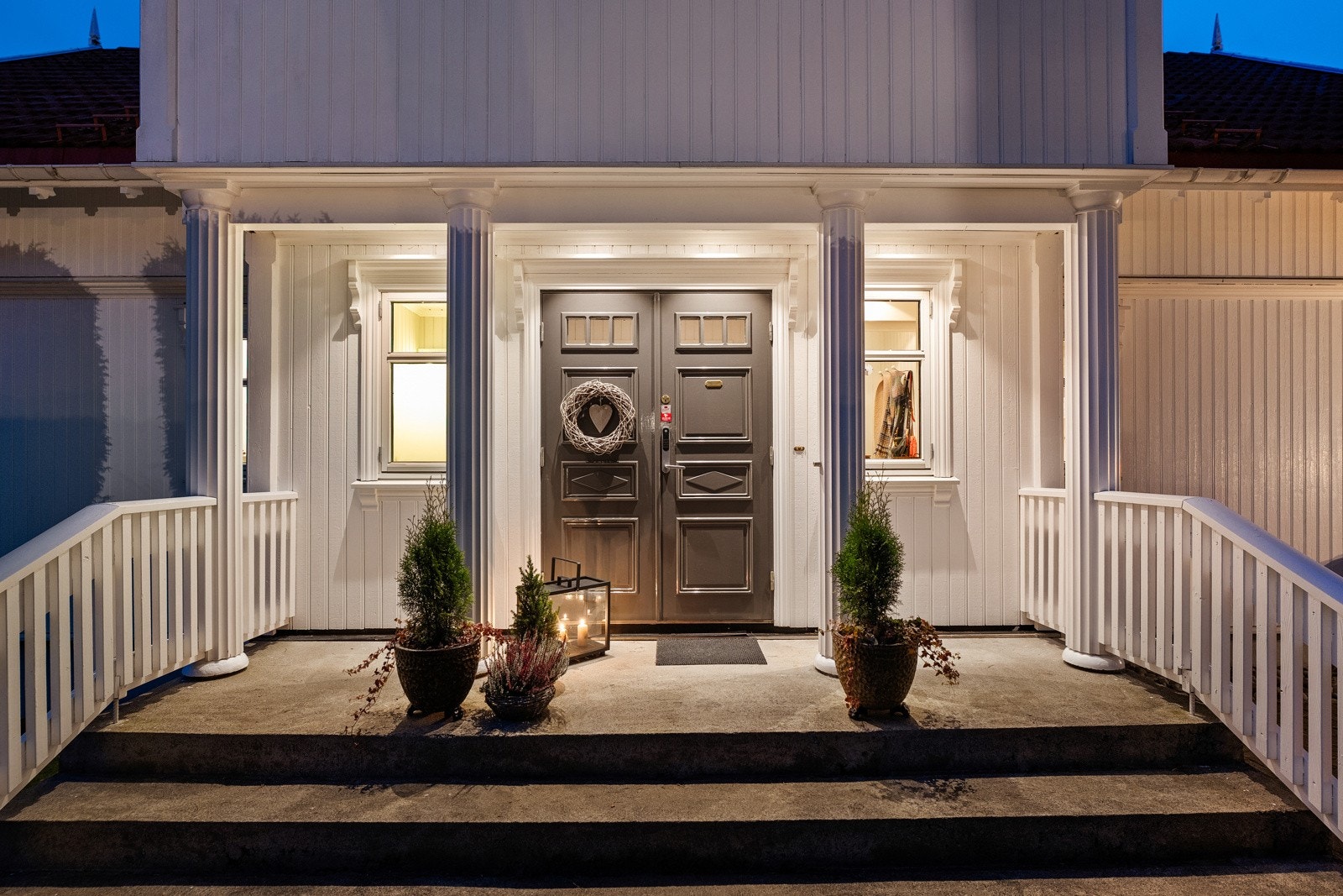 Et hyggelig inngangsparti ønsker deg velkommen hjem. Galleribilde