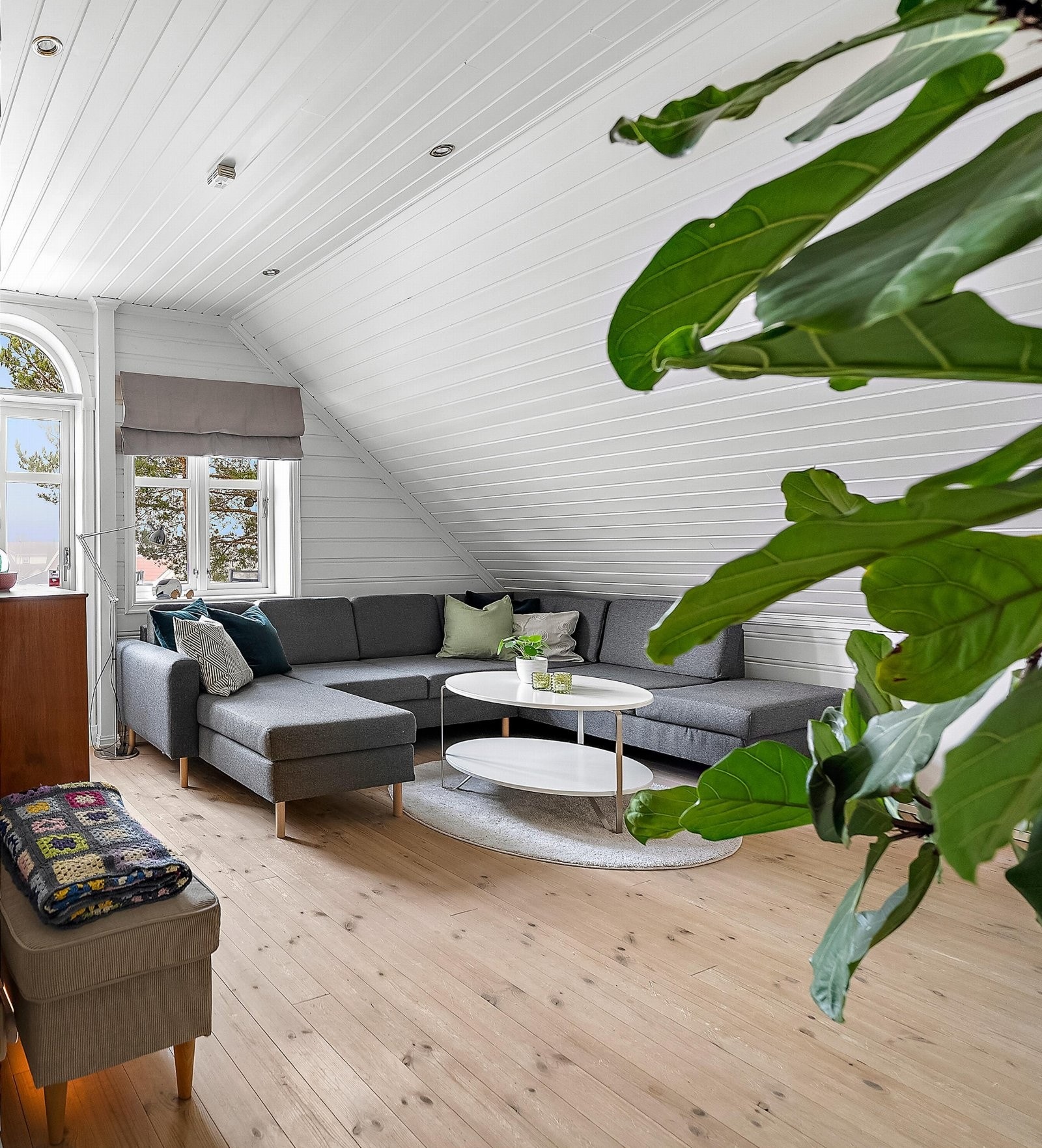 Loftstuen har utgang til balkong. Galleribilde