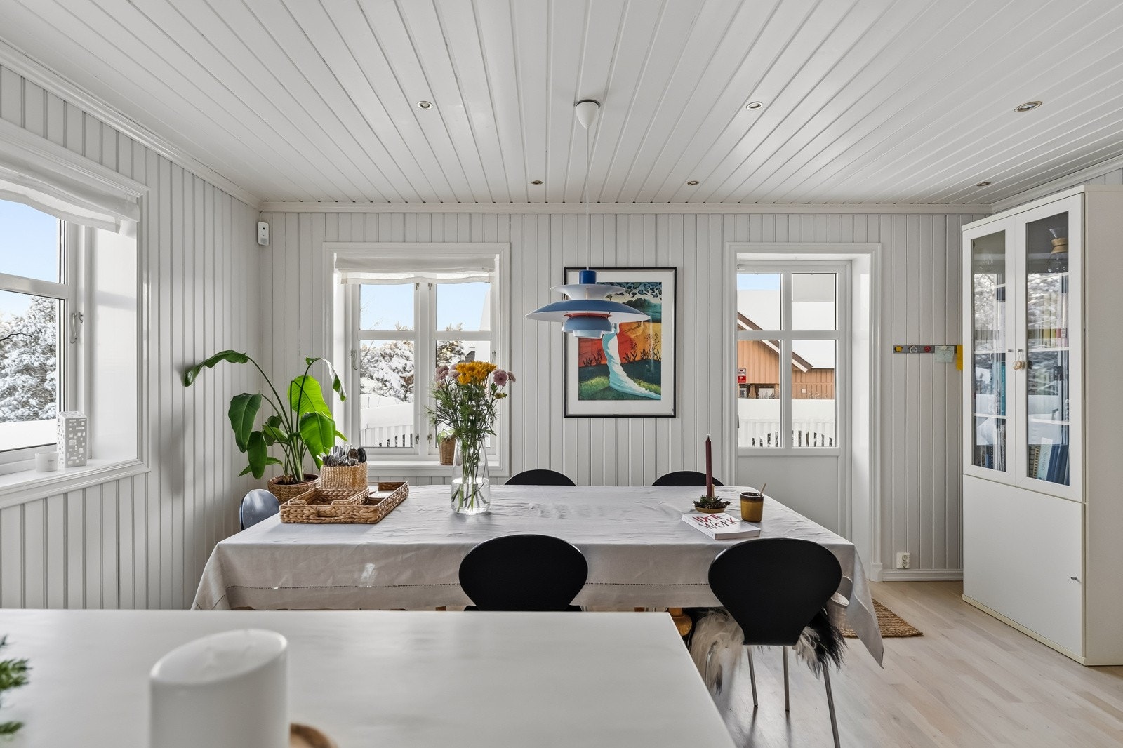 Fra kjøkkenet er det utgang til terrassen. Galleribilde