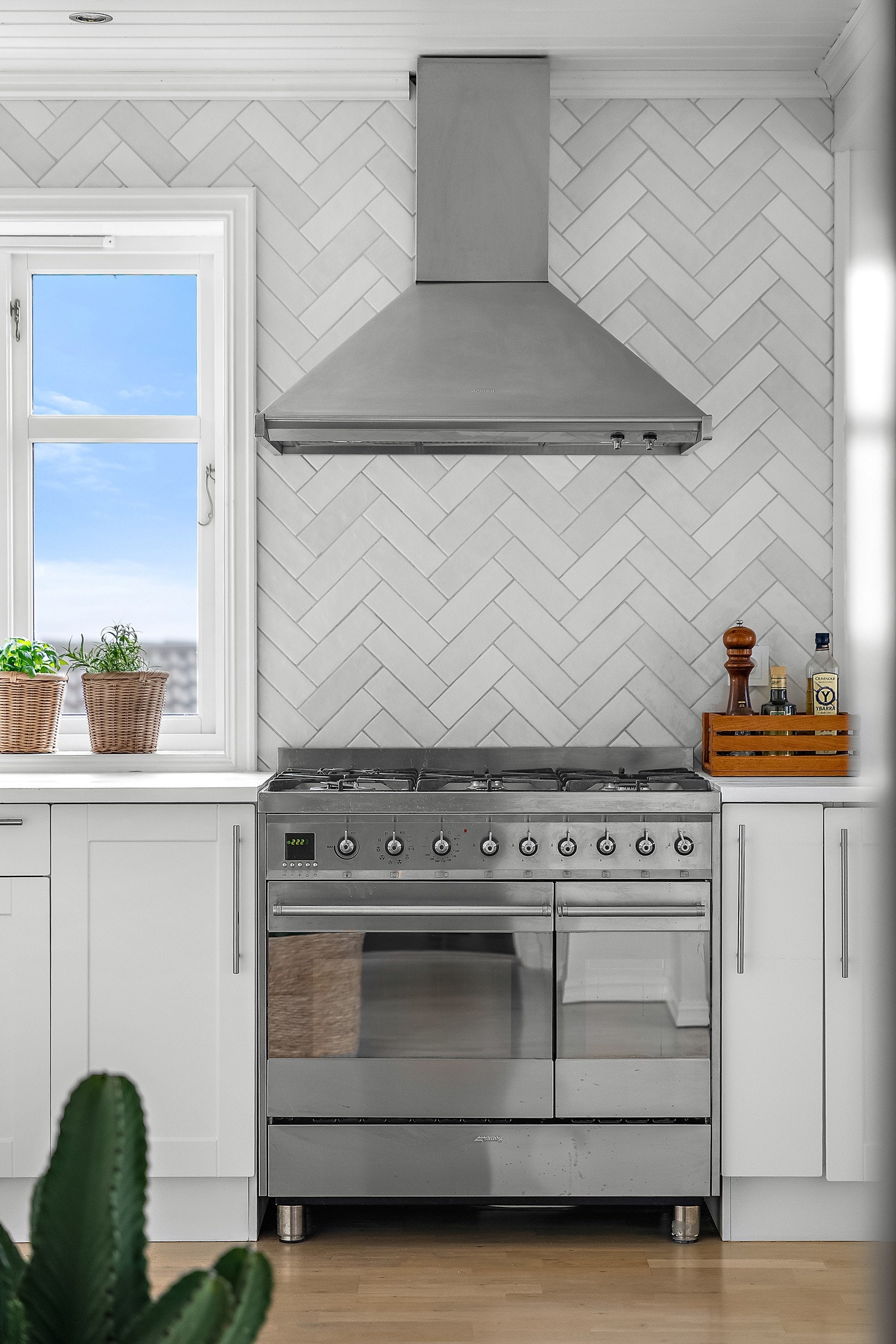 Dobbel elektrisk komfyr med 6 gassbluss fra Smeg. Galleribilde