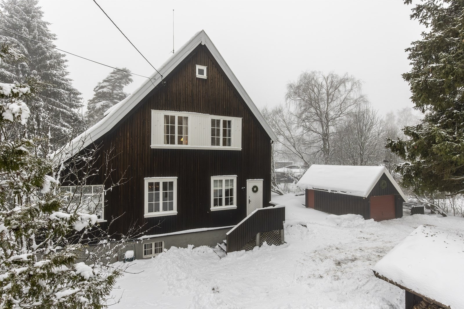 Fasade ved kjøkkininngang. Galleribilde