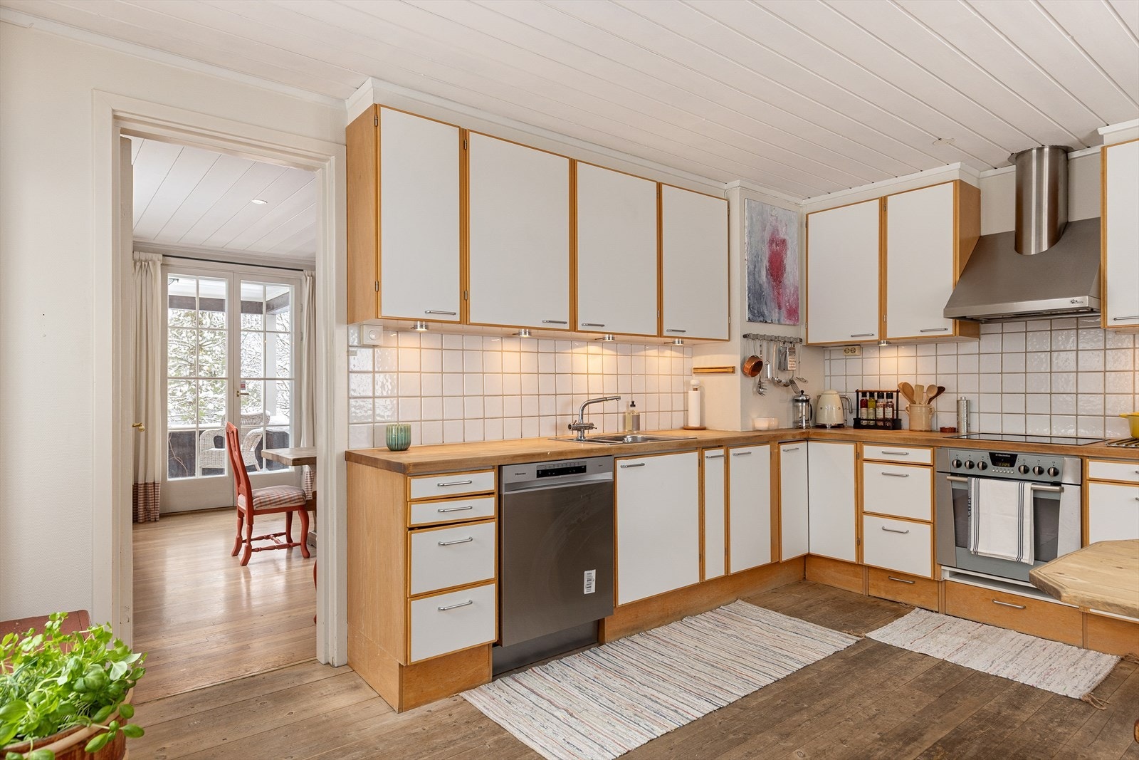 Stort kjøkken. Galleribilde