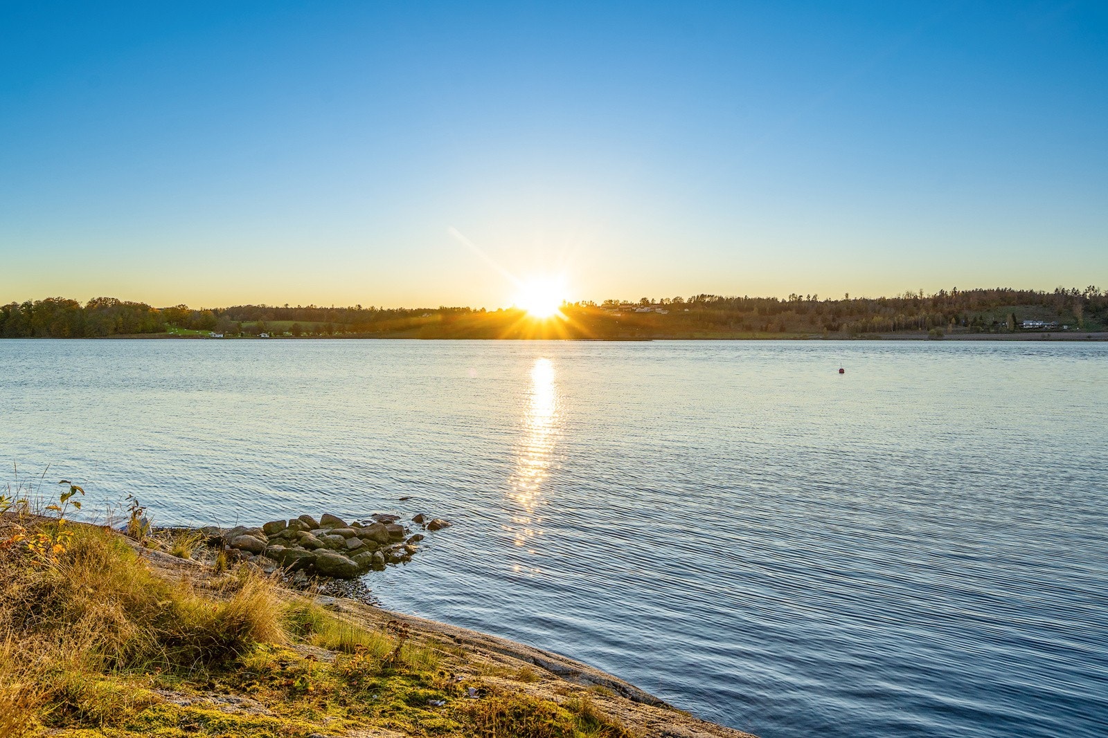 Eiendommen har sjøgrense - Gjestebøye Galleribilde