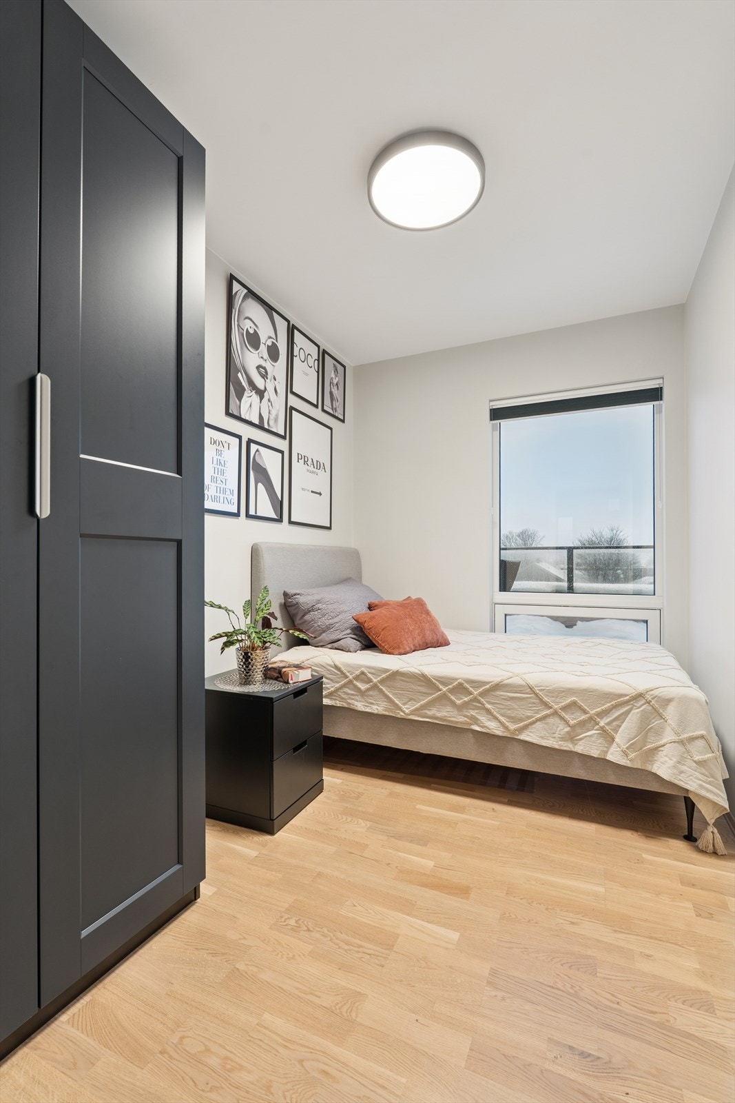 Soverom 3 er noe mindre, men passer ypperlig som barnerom, gjesterom, kontor eller lignende. Galleribilde