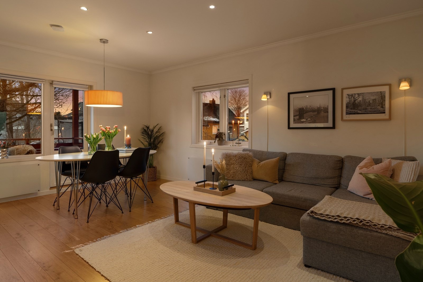 Boligen er oppgradert med nytt kjøkken og bad i 2014, fornyet elektrisk anlegg og nytt røropplegg utført av fagfolk. Galleribilde