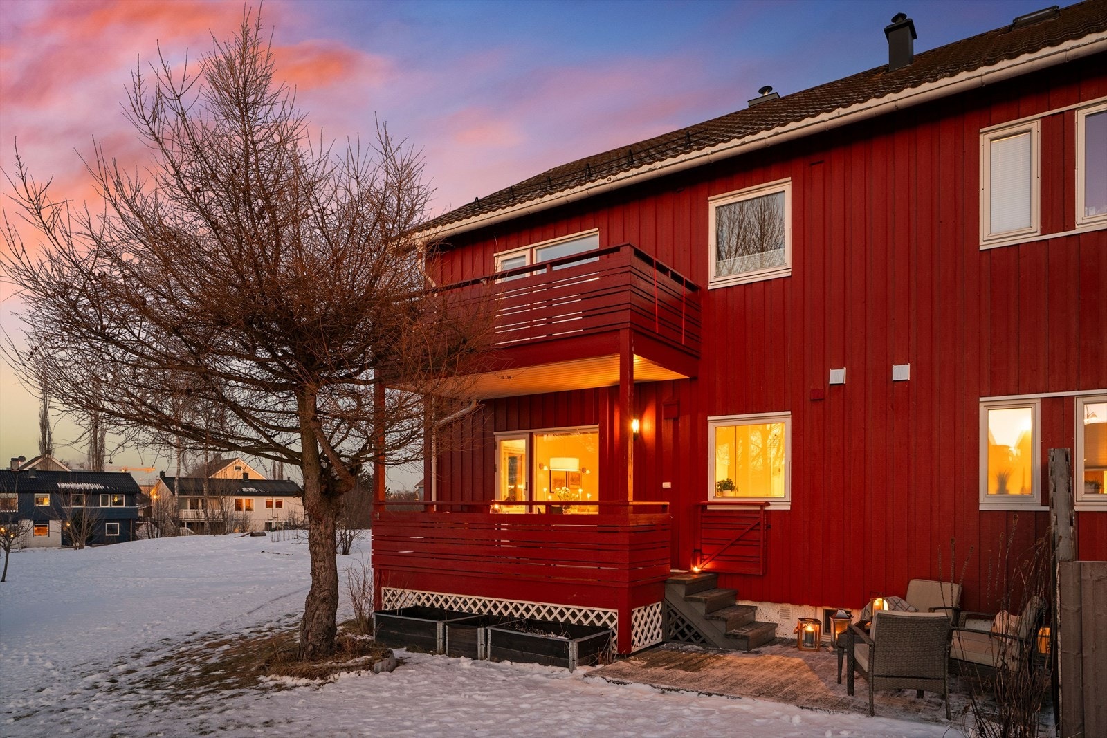 Boligen ligger i Strindheim Hageby, et populært boligområde på Strindheim. Galleribilde
