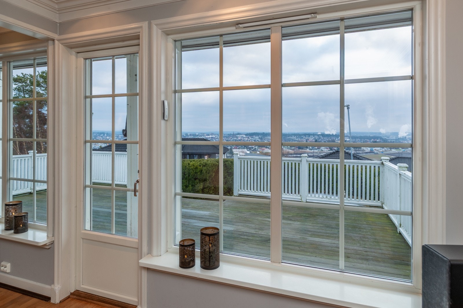 Utgang til romslig terrasse Galleribilde