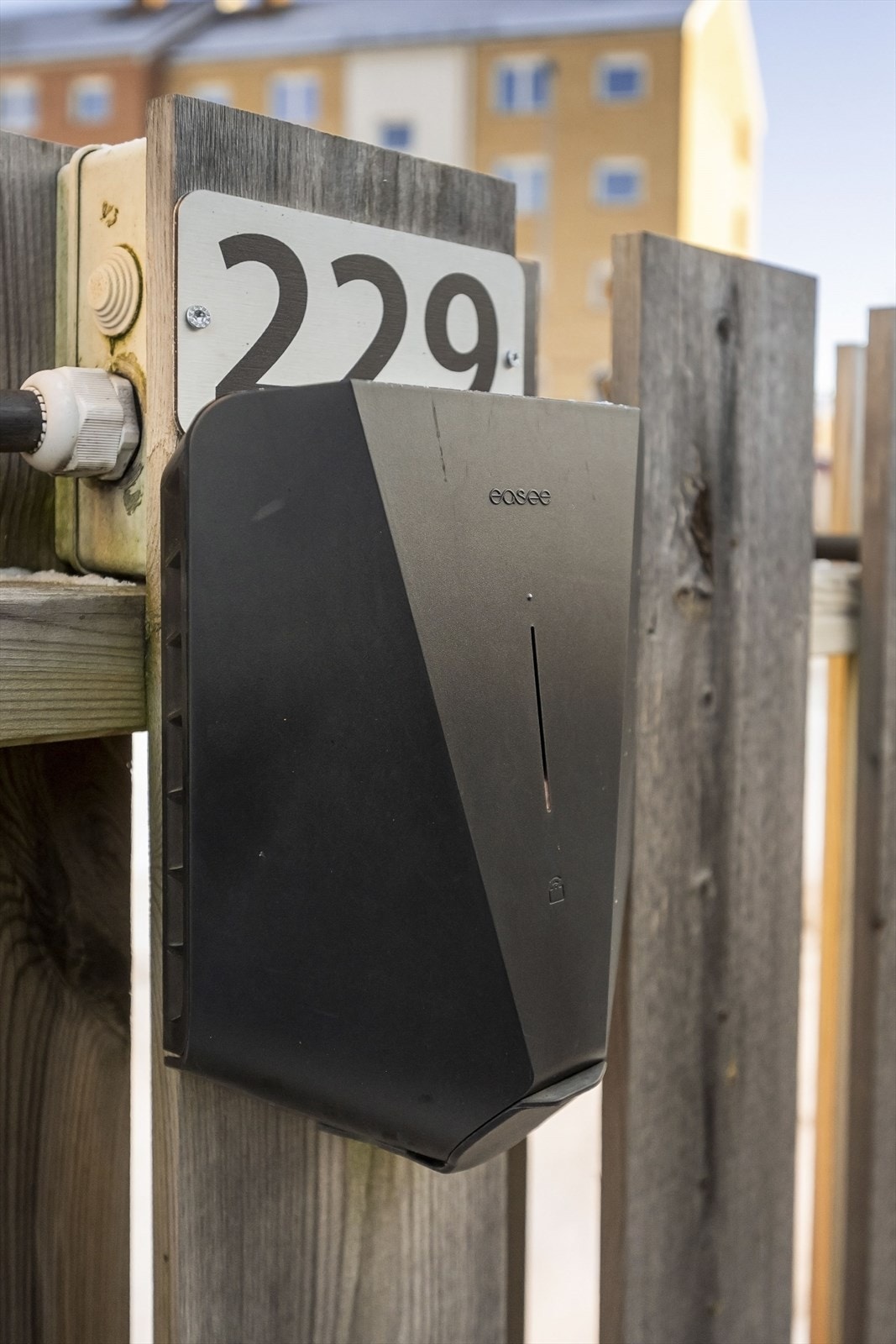 Borettslaget har parkeringsplasser for utleie som tildeles av styret. Styret opplyser at det er for tiden ca. 1,5-2 års ventetid. Galleribilde