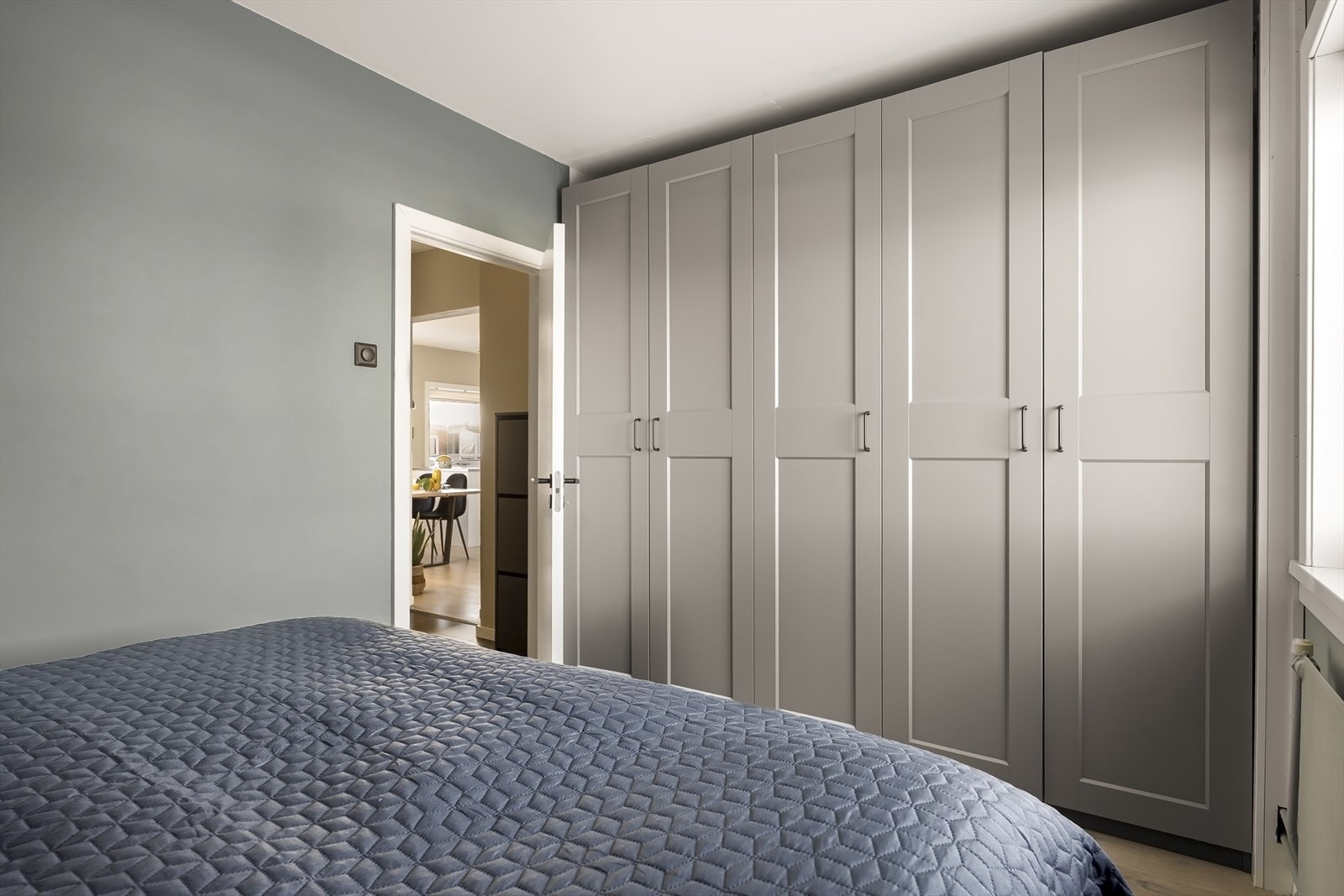 Her er det i tillegg god plass til garderobeløsning. Galleribilde