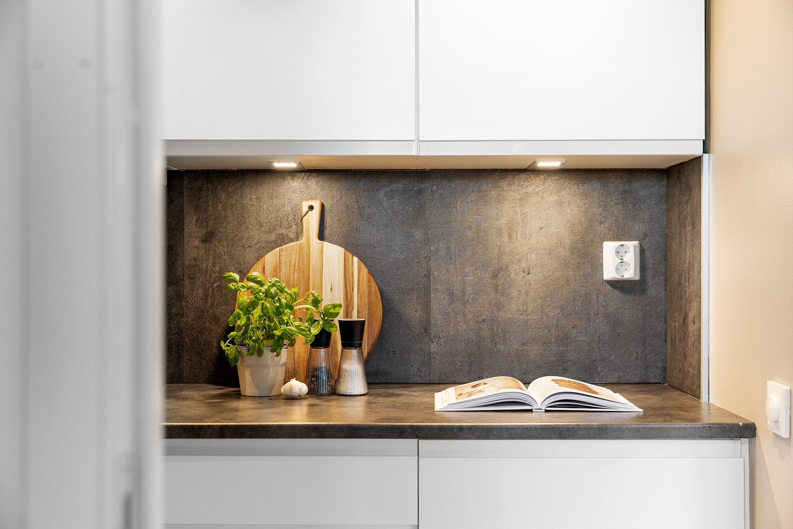 Takstmann har rangert kjøkkenet til tilstandsgrad 1 - enkelt og lettvint for en fremtidig beboer. Galleribilde