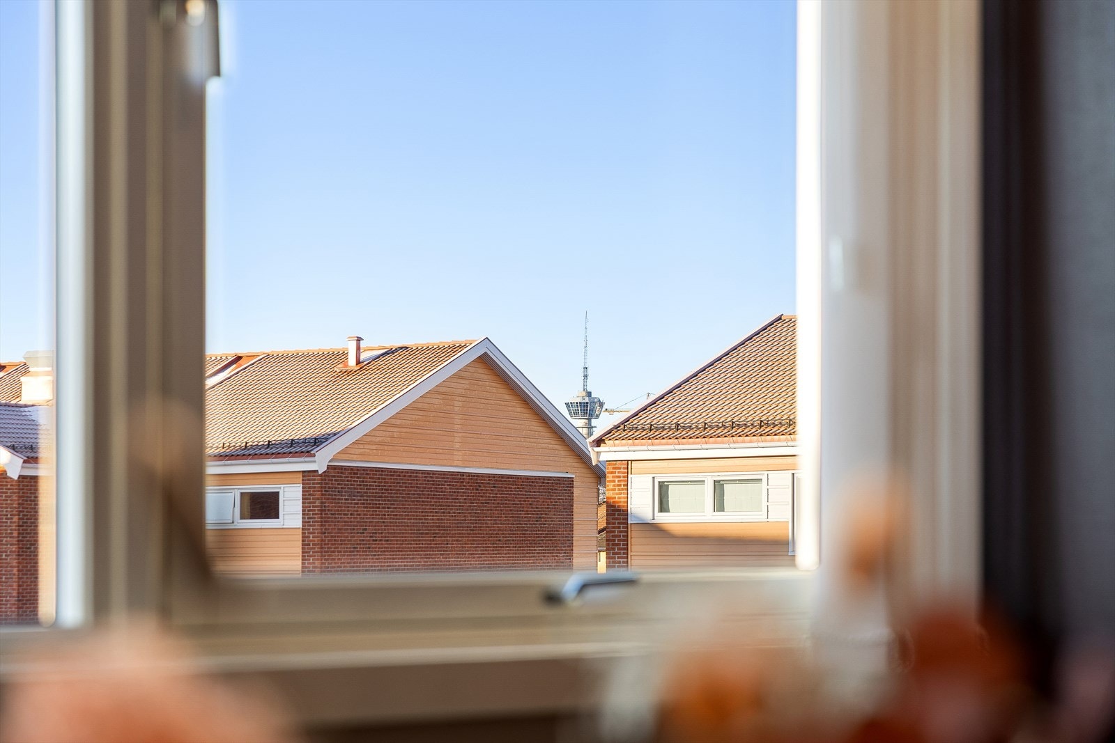 Leiligheten vender mot vest, hvor også Tyholt tårnet kan skues. Galleribilde