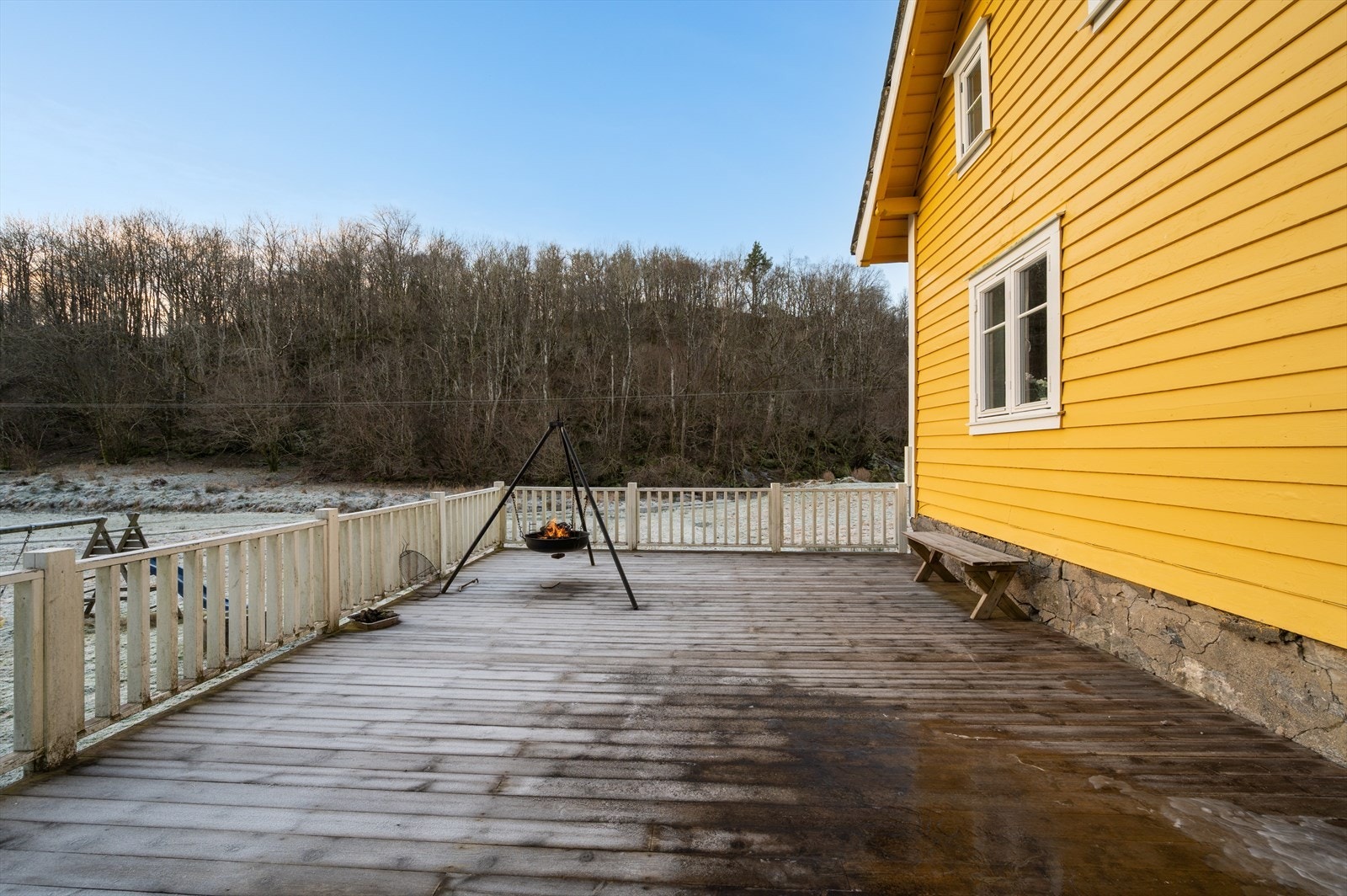 Sørvendt terrasse hvor flotte solforhold kan nytes. Galleribilde