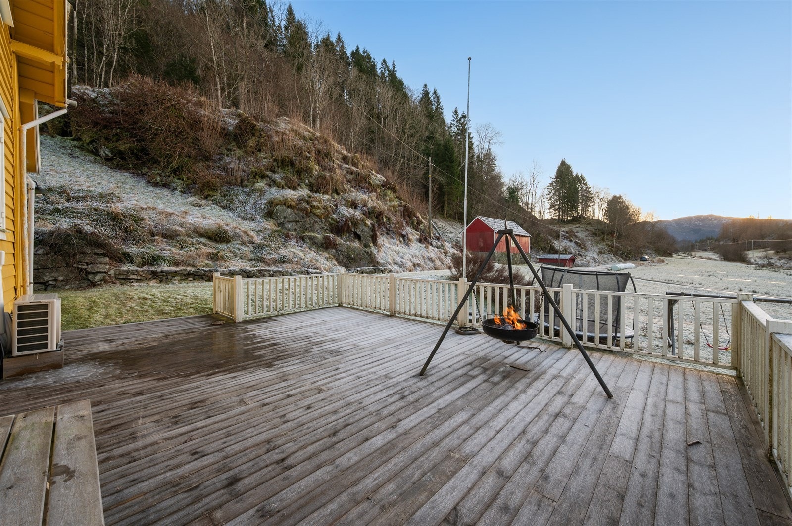 Her har man rikelig med uteareal med god plass til sosiale sammenkomster med venner og familie. Galleribilde