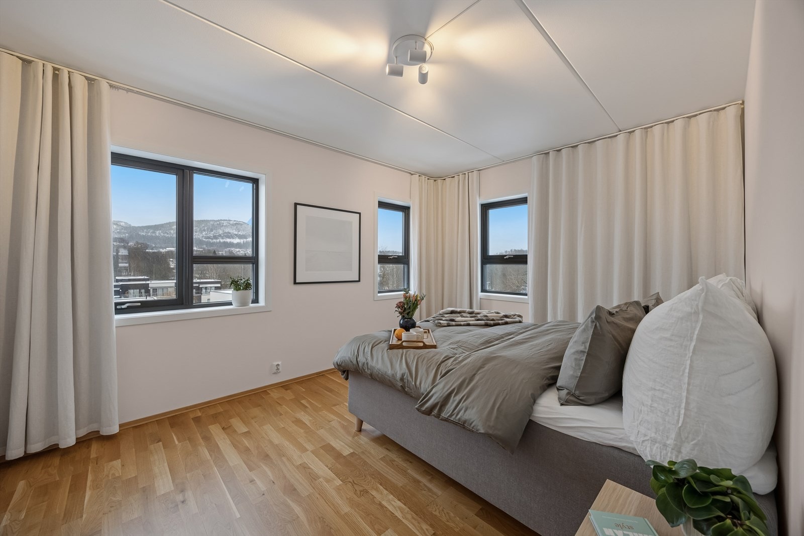 Soverommene er av god størrelse og kan enkelt tilpasses etter behov. Galleribilde