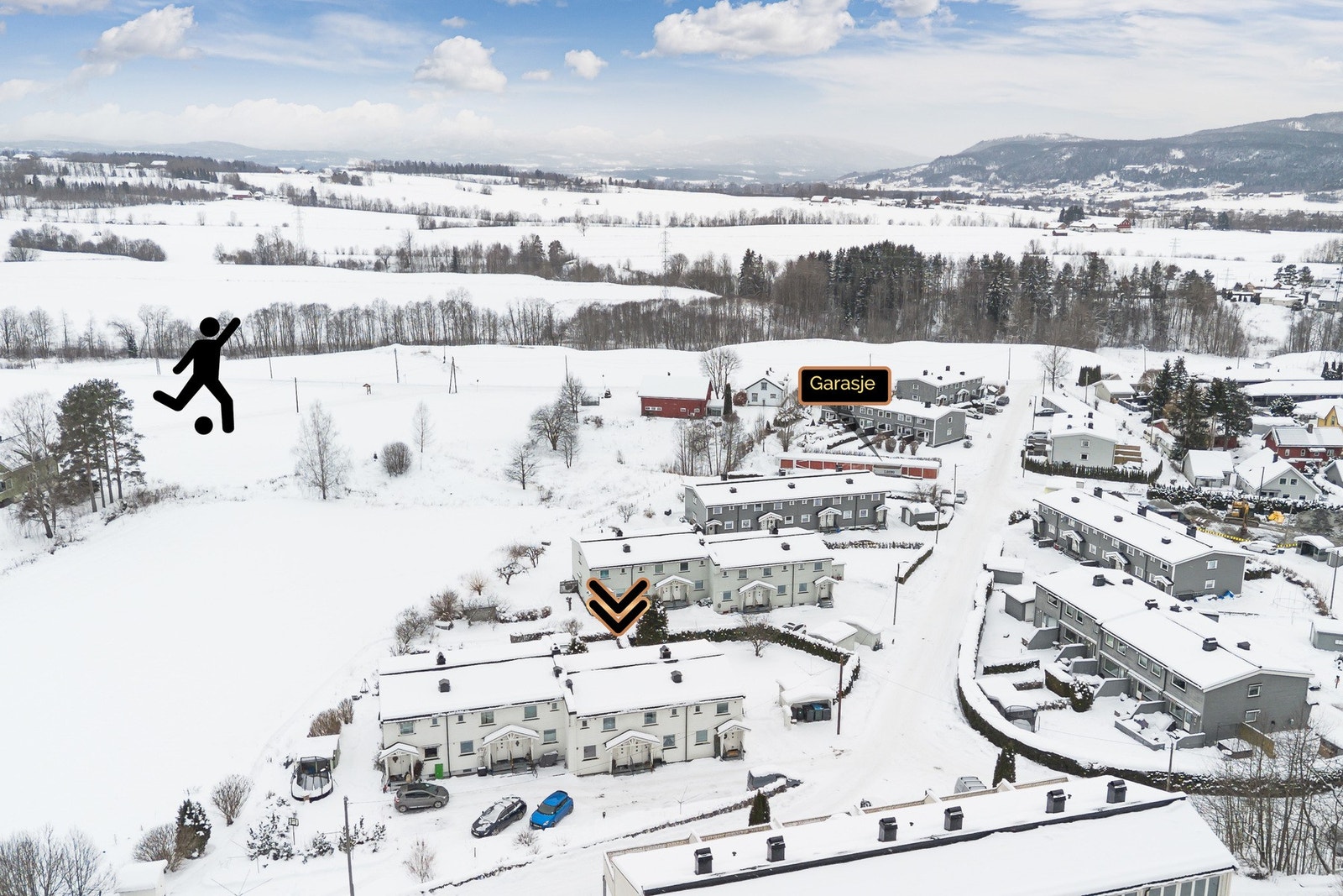 Området ligger tett på skog og mark, der du til fots, på ski eller sykkel kan ta deg rundt i et mylder av merkede løyper og stier. Galleribilde
