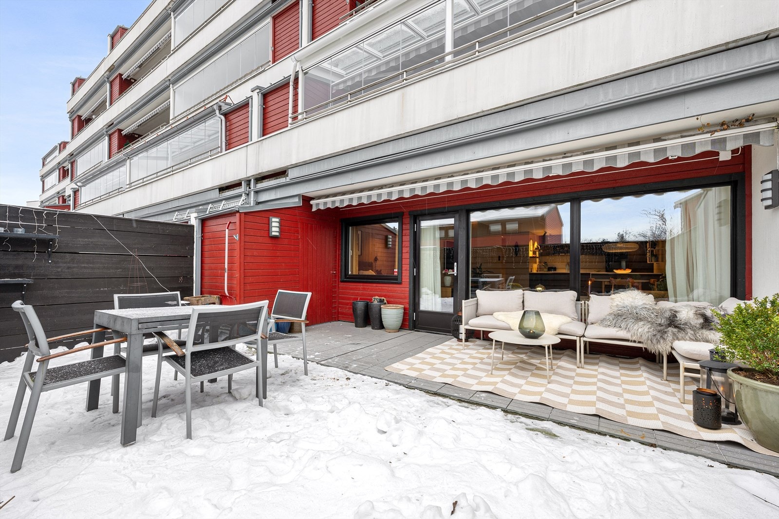 Praktisk bod på ca. 2,5 m² til venstre på bildet. Galleribilde