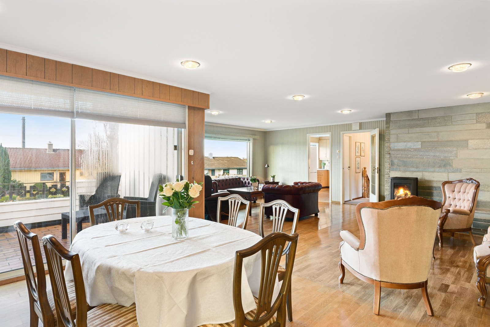 Foren 4 er en romslig enebolig med innholdsrik romløsning over to etasjer. Galleribilde