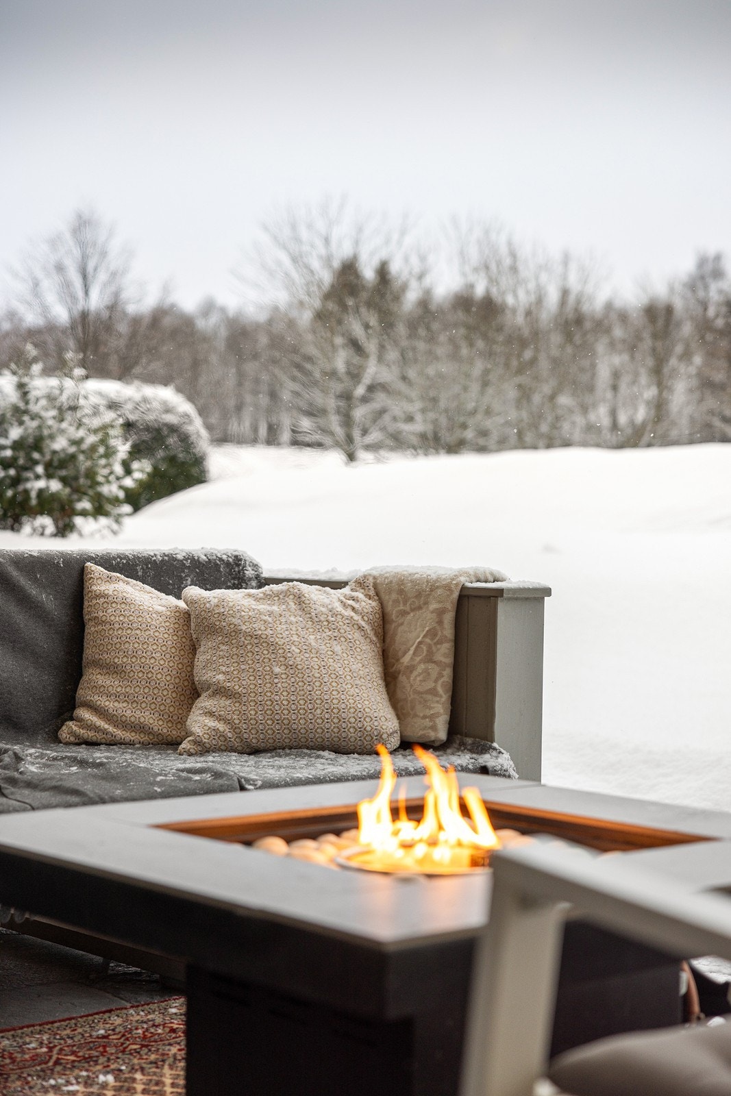 Ettermiddags og kveldssol på terrassen og hagen til ca. kl 22 på sommerstid. Galleribilde