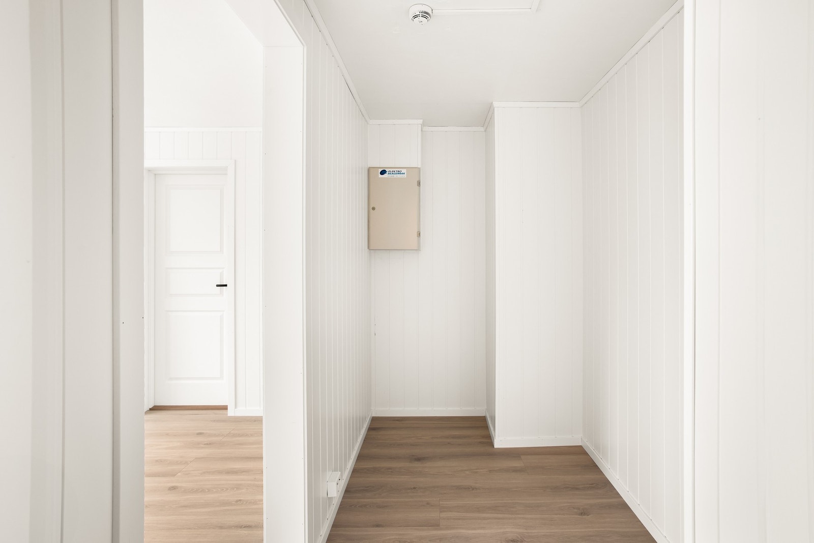 Inngangspartiet har god plass til skapløsning. Galleribilde