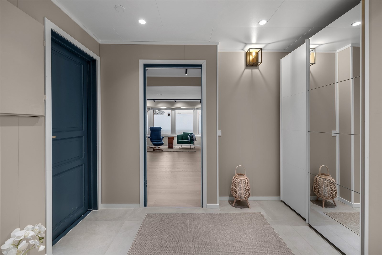 Yttergangen er ombygget og er lys og moderne Galleribilde