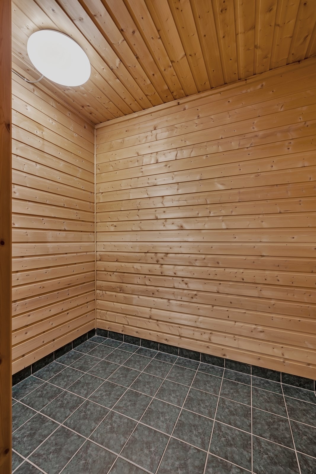 Rommet har vært badstue og senere walk-in-closet. Galleribilde