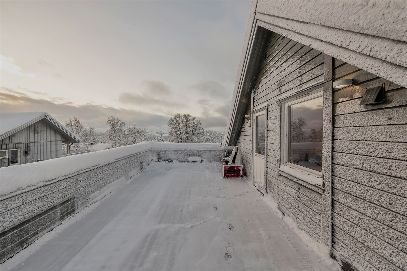 Takterrasse med utgang fra loftstuen Galleribilde