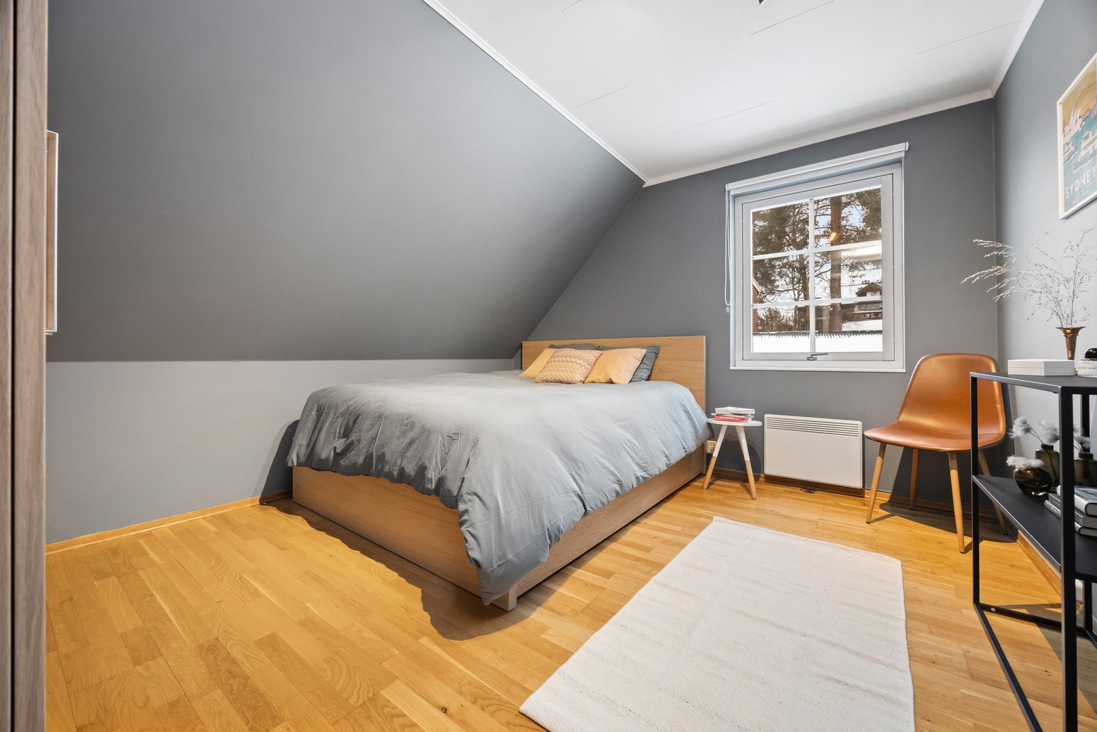 Soverom 2 av 3 i andre etasje Galleribilde