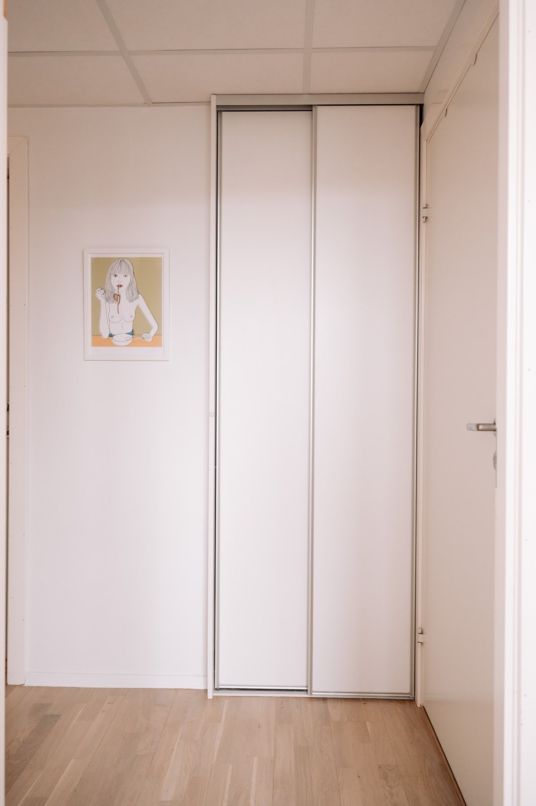 Garderobe i entrè Galleribilde