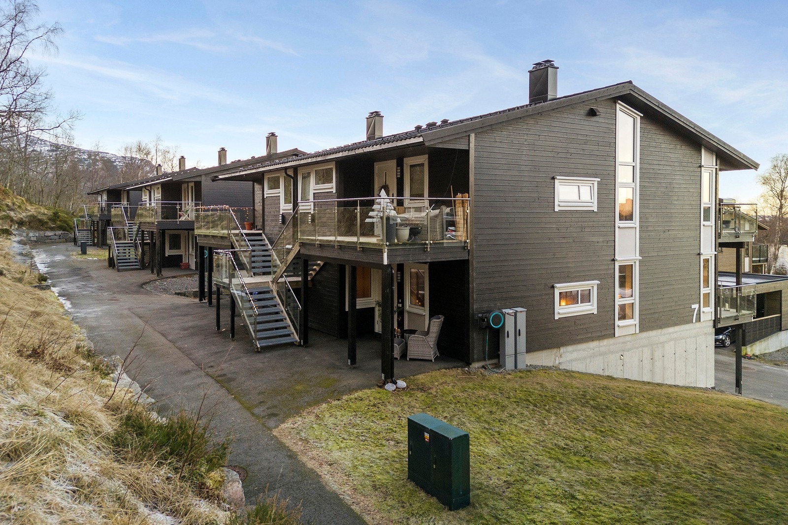 Bygget i 2018 og med gode kvaliteter - Bratthaugråsa har blitt en populær plass å bosette seg. Galleribilde