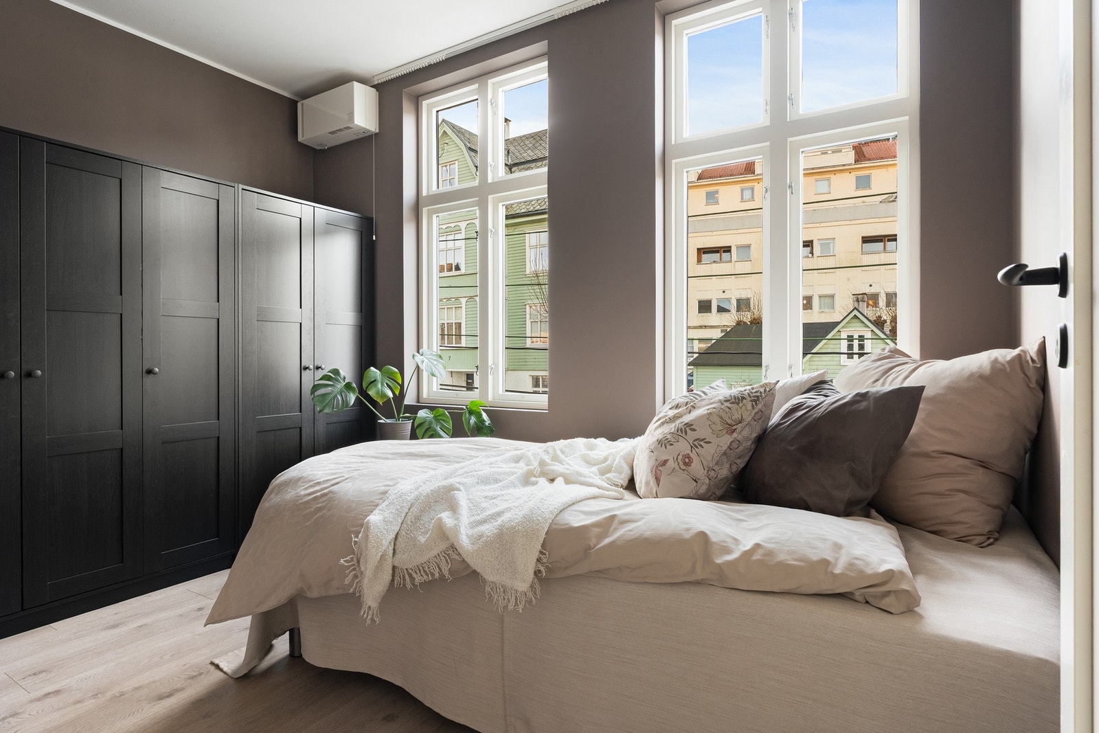 Det andre soverommet måler 7,7 kvm og er av god størrelse. Galleribilde