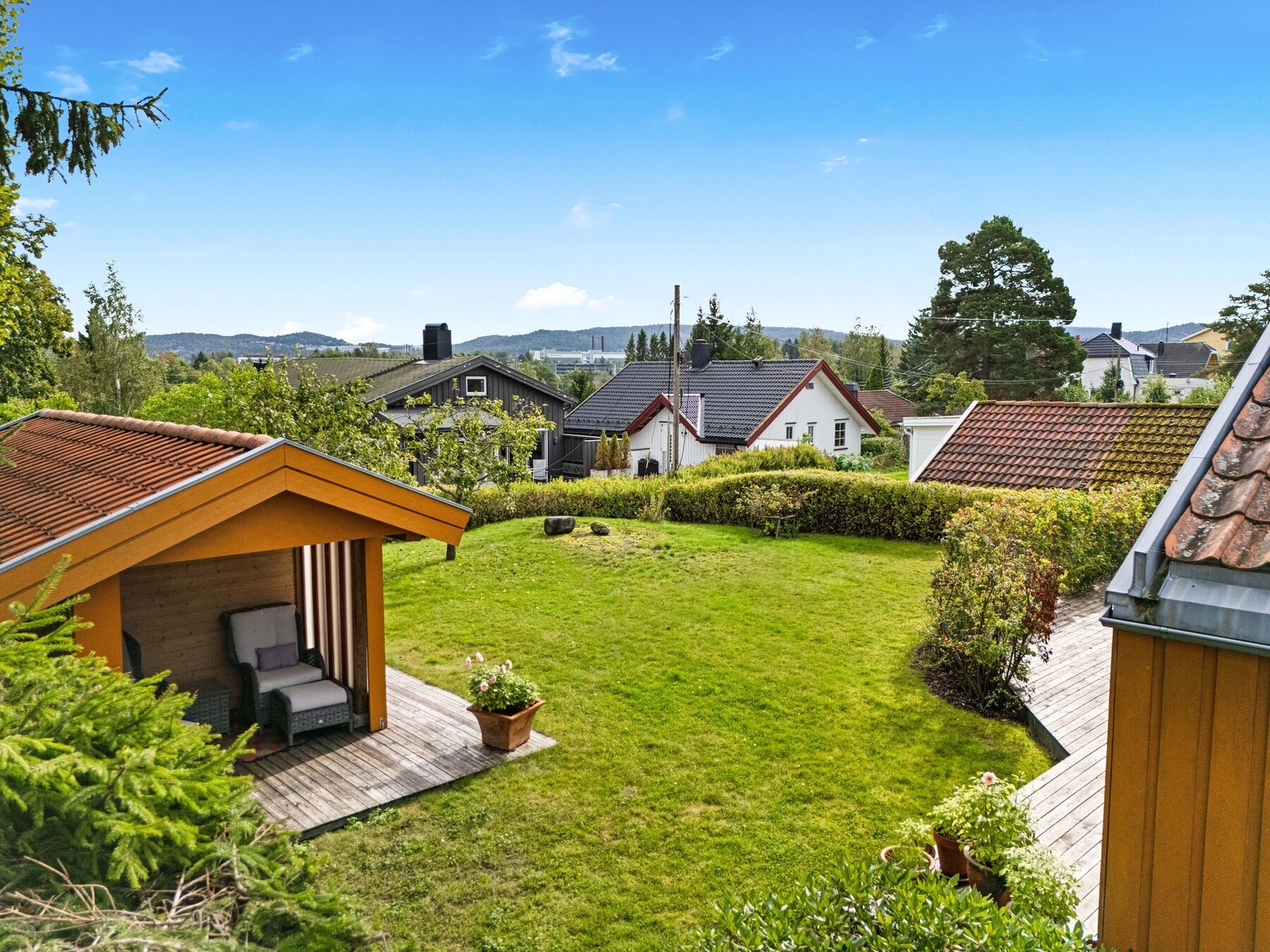 Hagen ligger på tomtens høyeste punkt, som gir svært begrenset innsyn fra naboer. Galleribilde