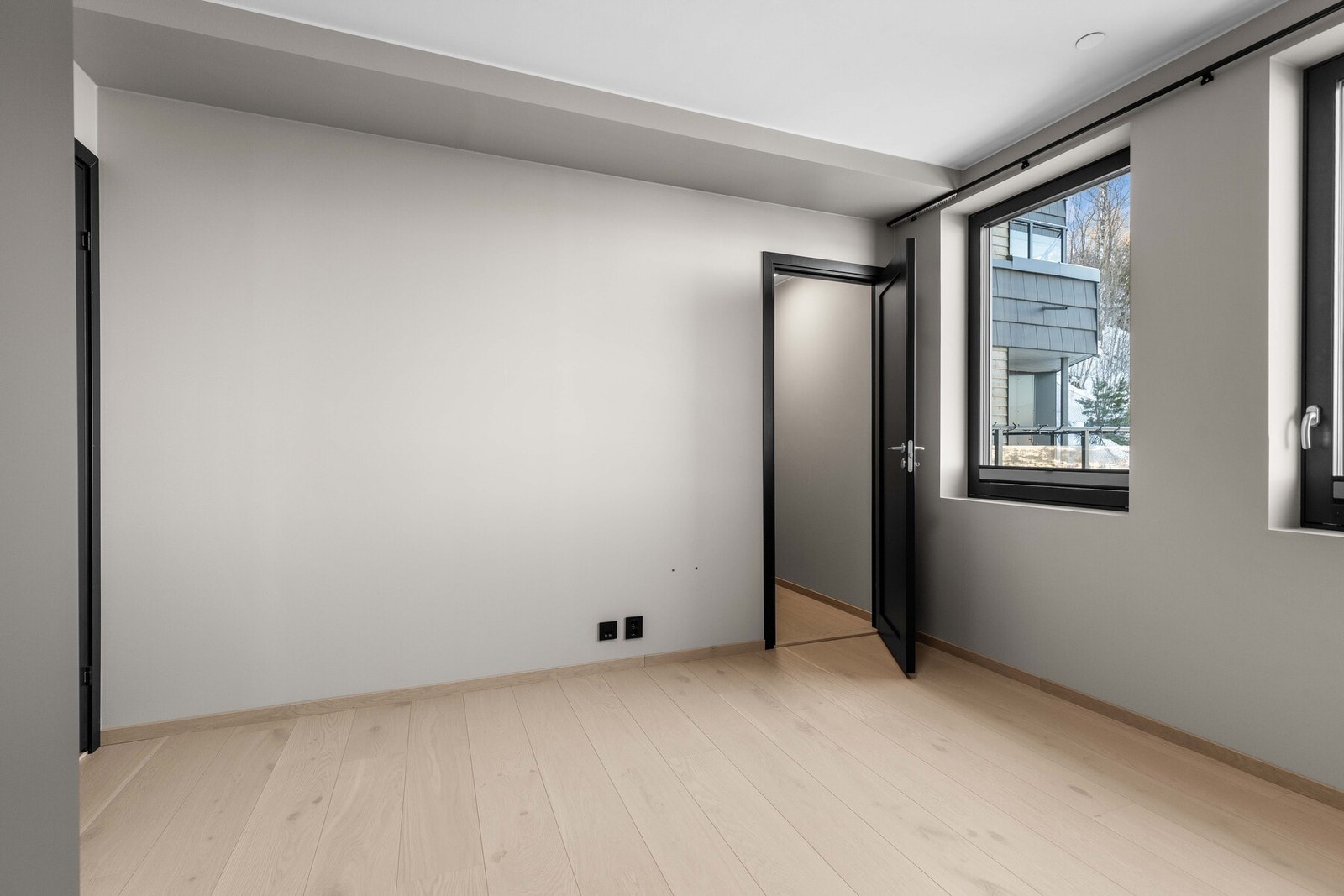 Det er også plass til diverse garderobeløsning i boden. Galleribilde