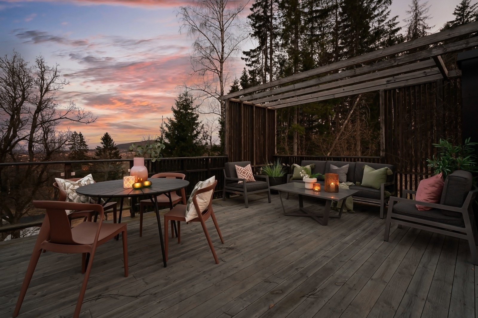 Utenfor venter en herlig takterrasse på ca. 23 kvm Galleribilde