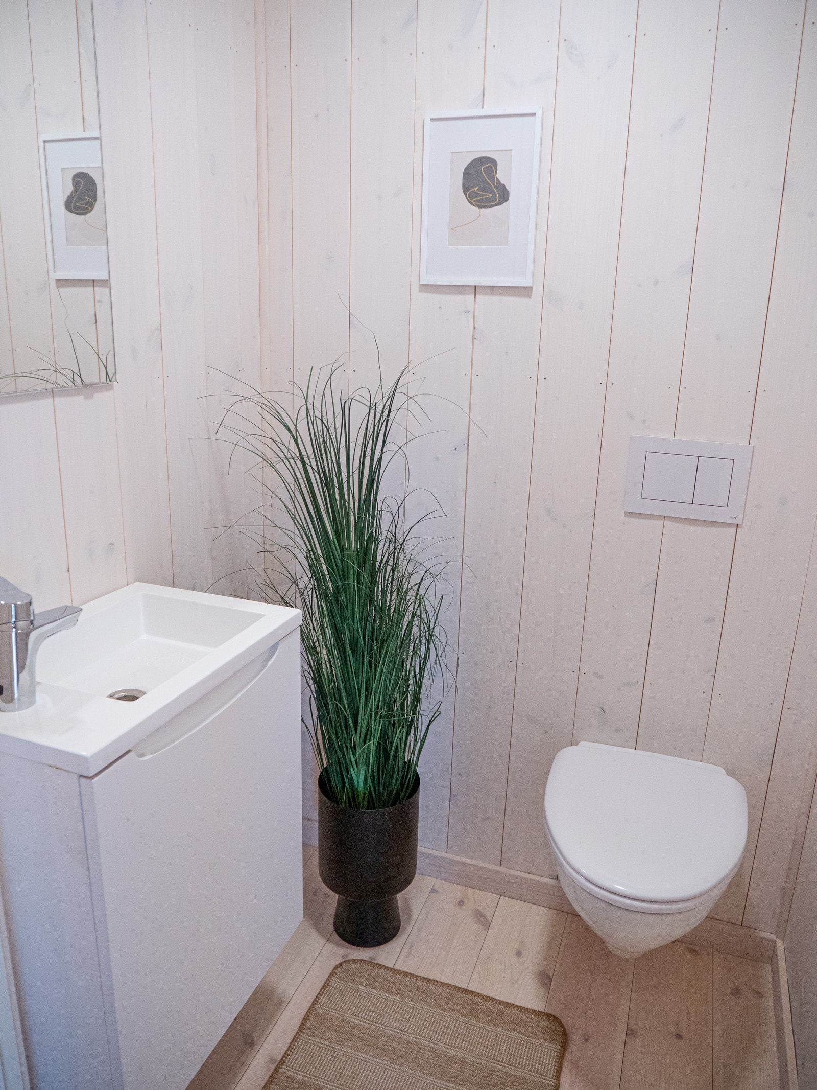 Hytta har også et ekstra WC som er kjekt dersom man har mange gjester Galleribilde