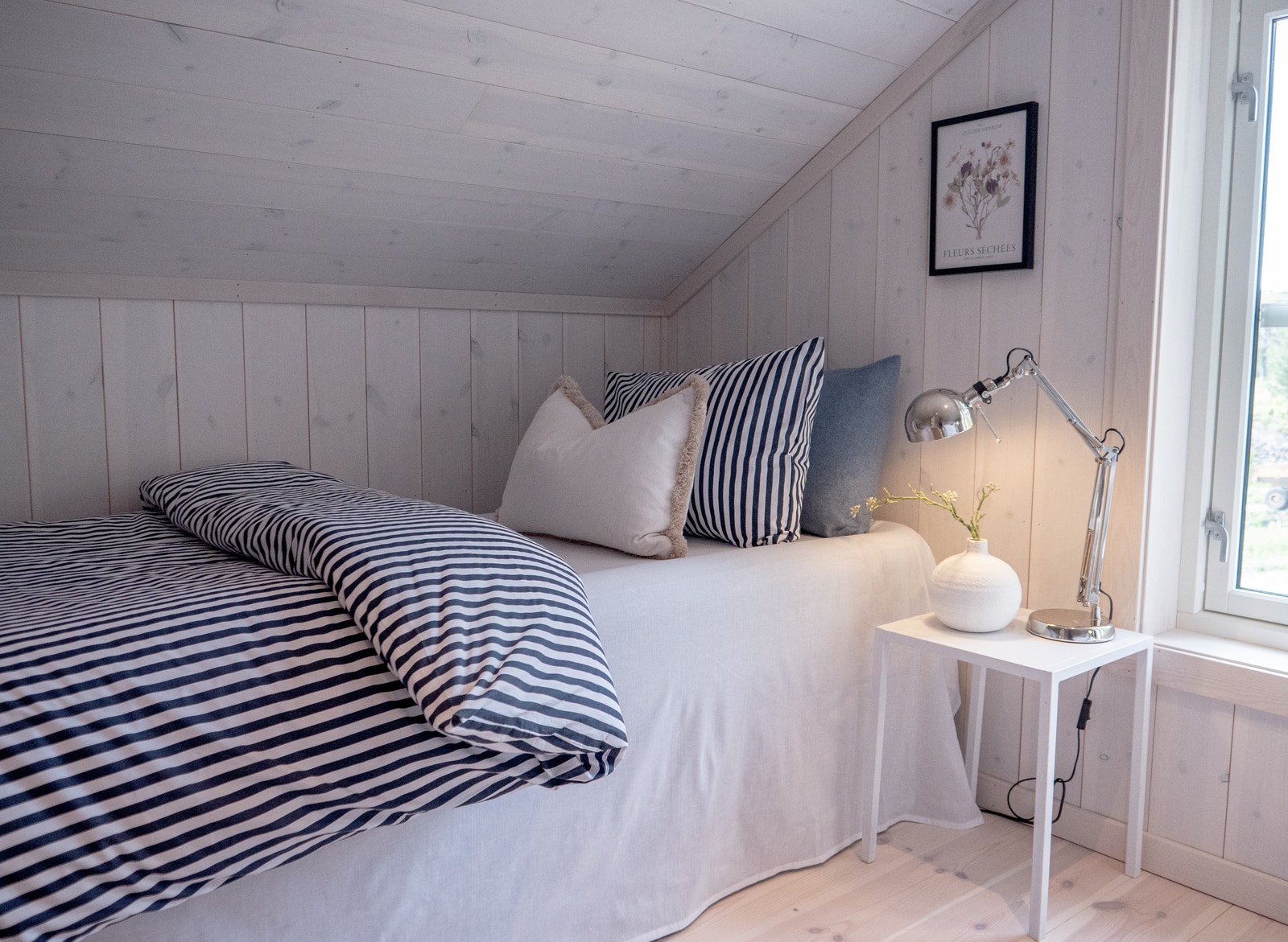 Et av to soverom på hems Galleribilde