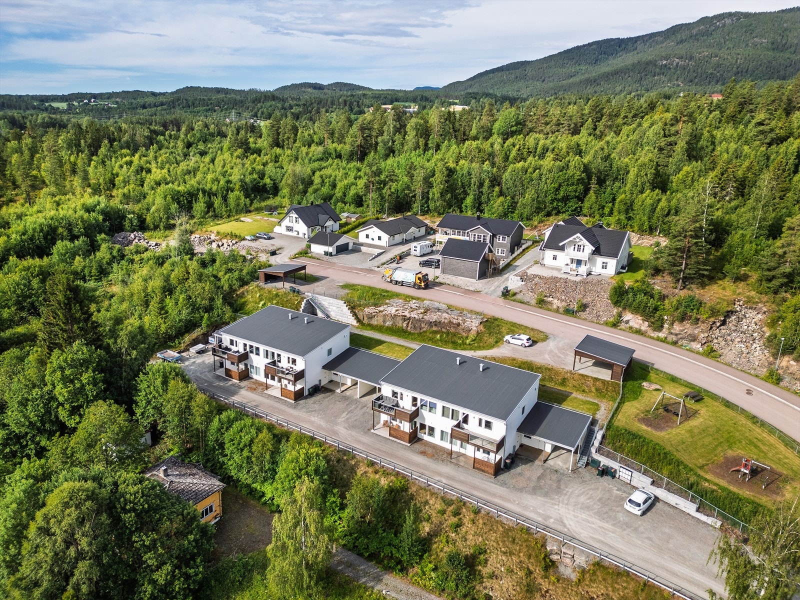 Her er det gode muligheter for naturopplevelser både på elvene og i de nærliggende åsene. Galleribilde